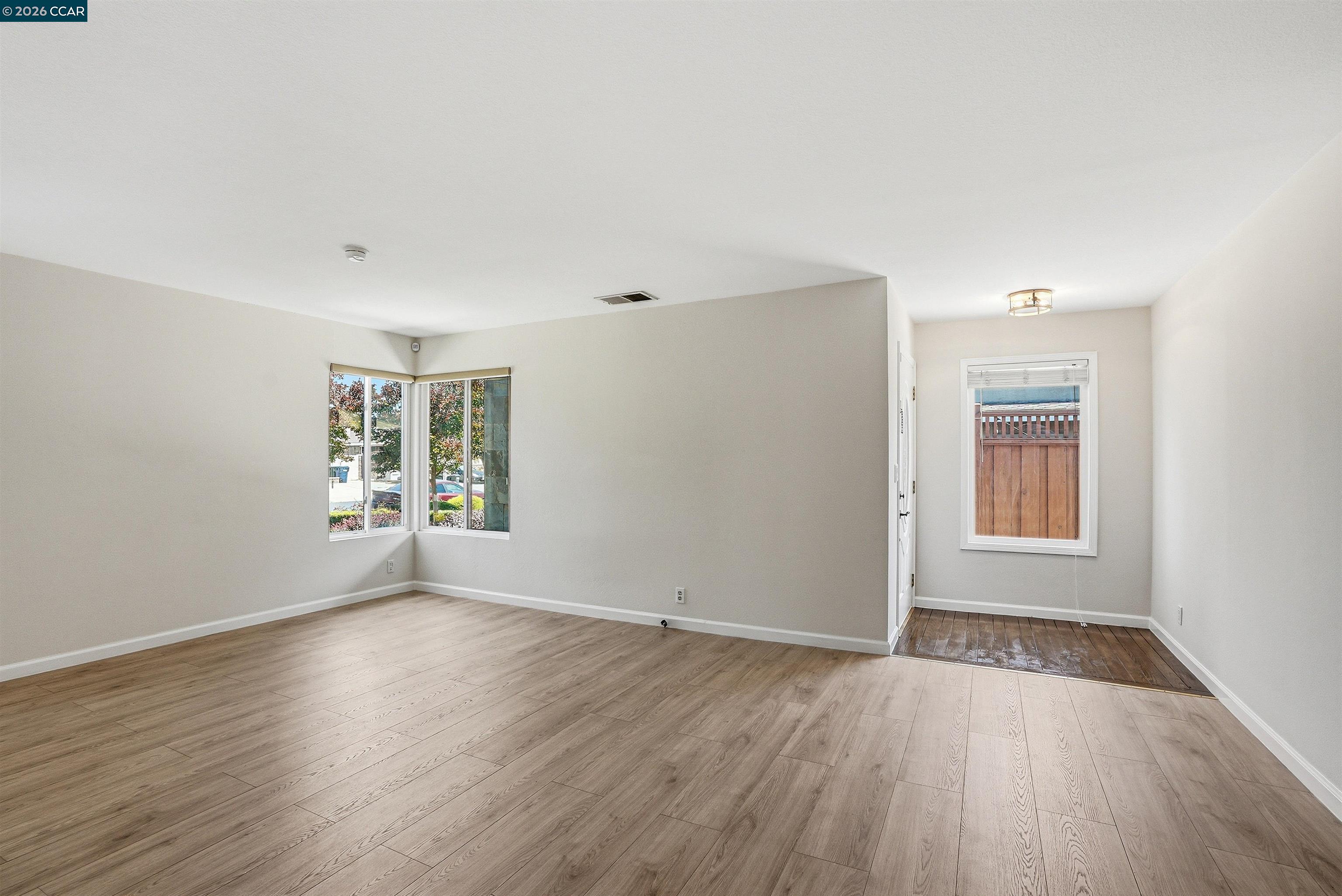 5517 Shorehaven Cir