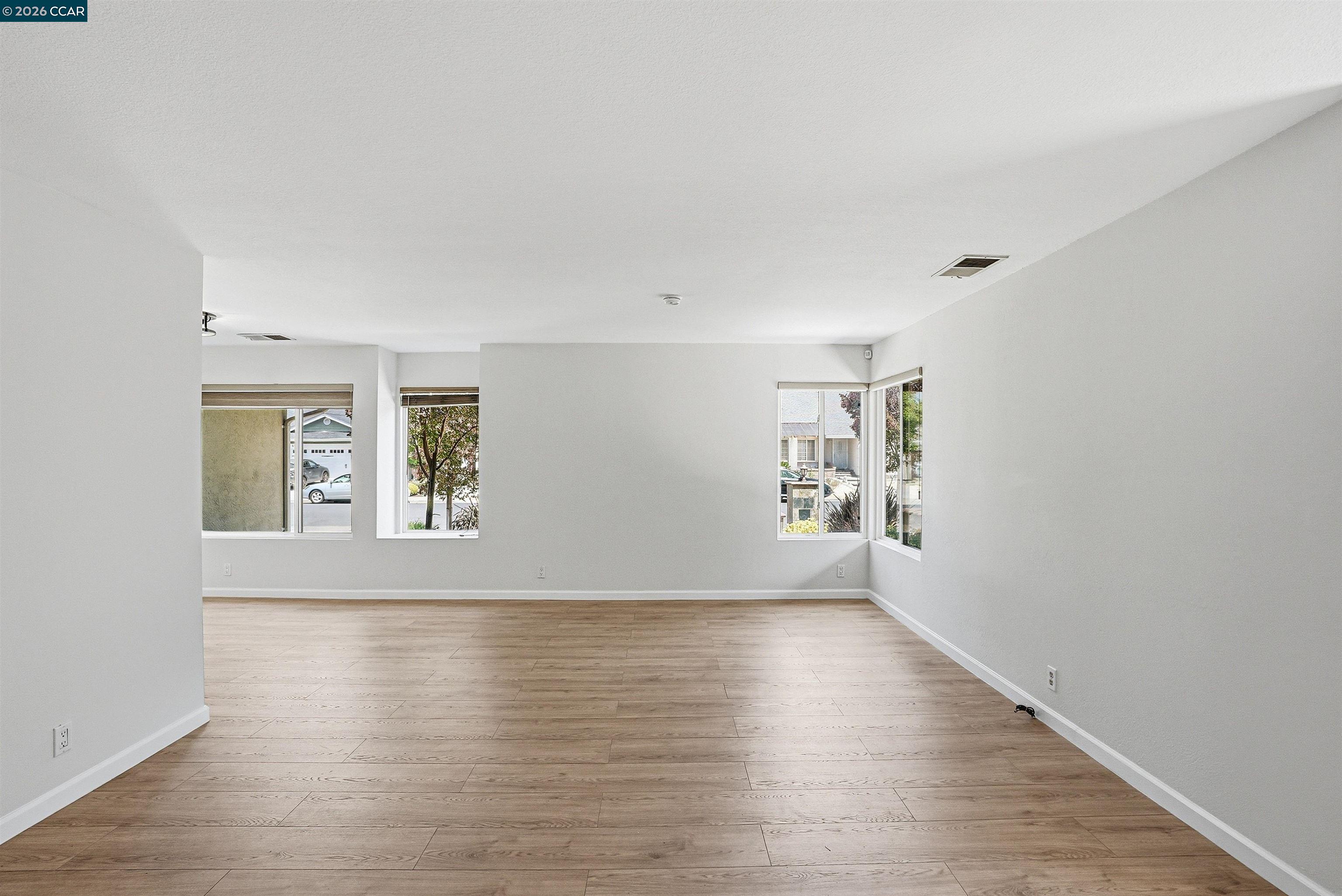5517 Shorehaven Cir