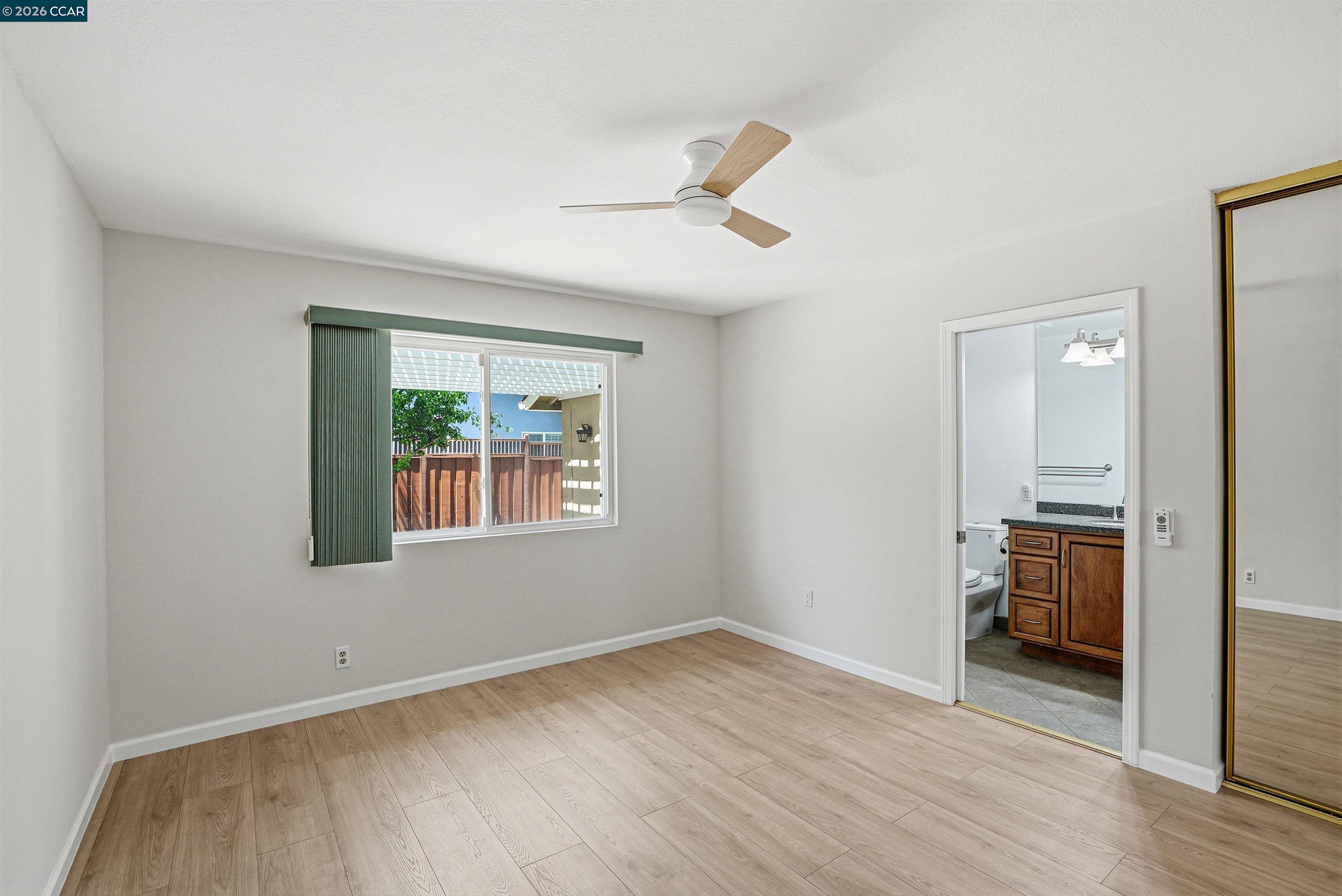 5517 Shorehaven Cir