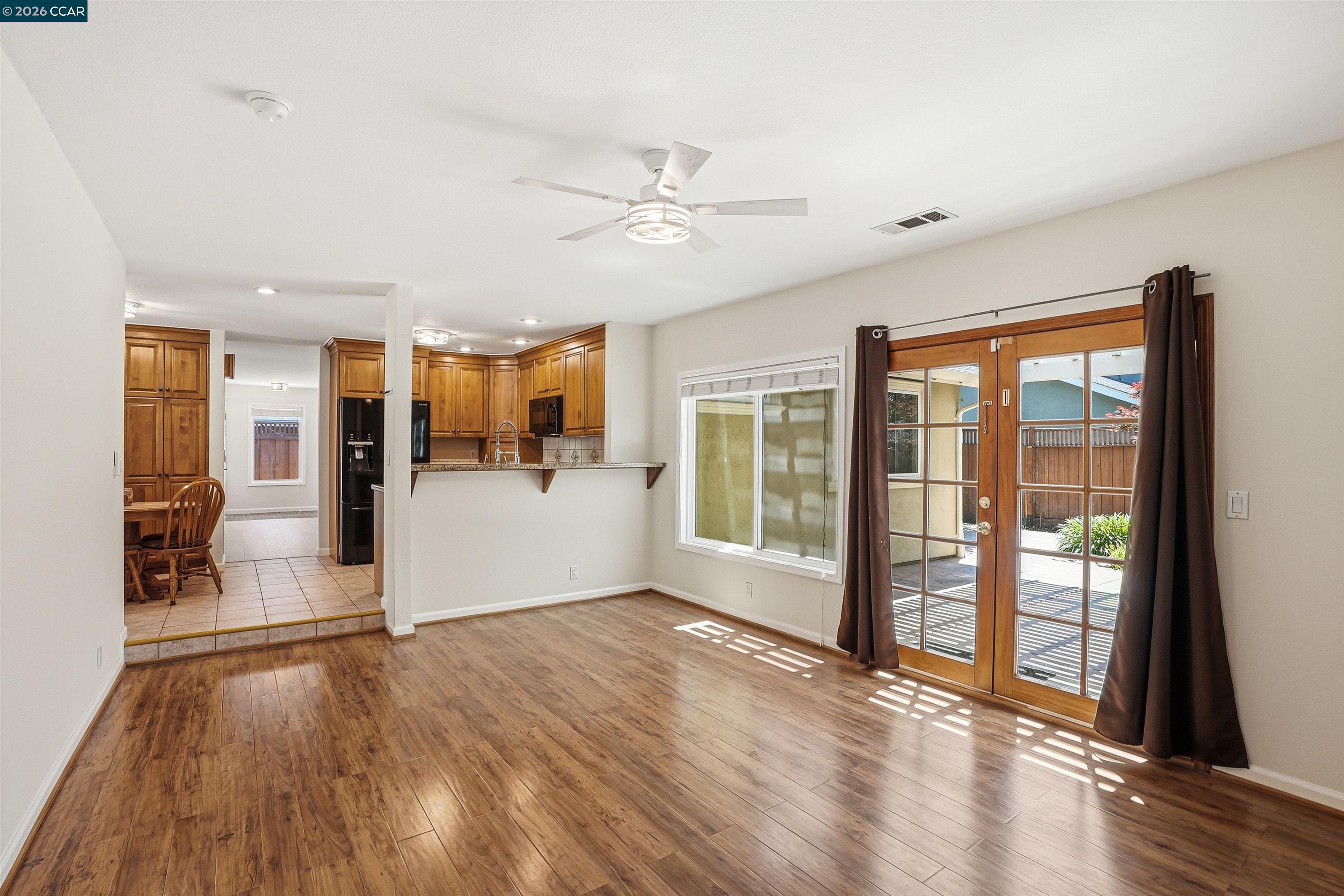 5517 Shorehaven Cir