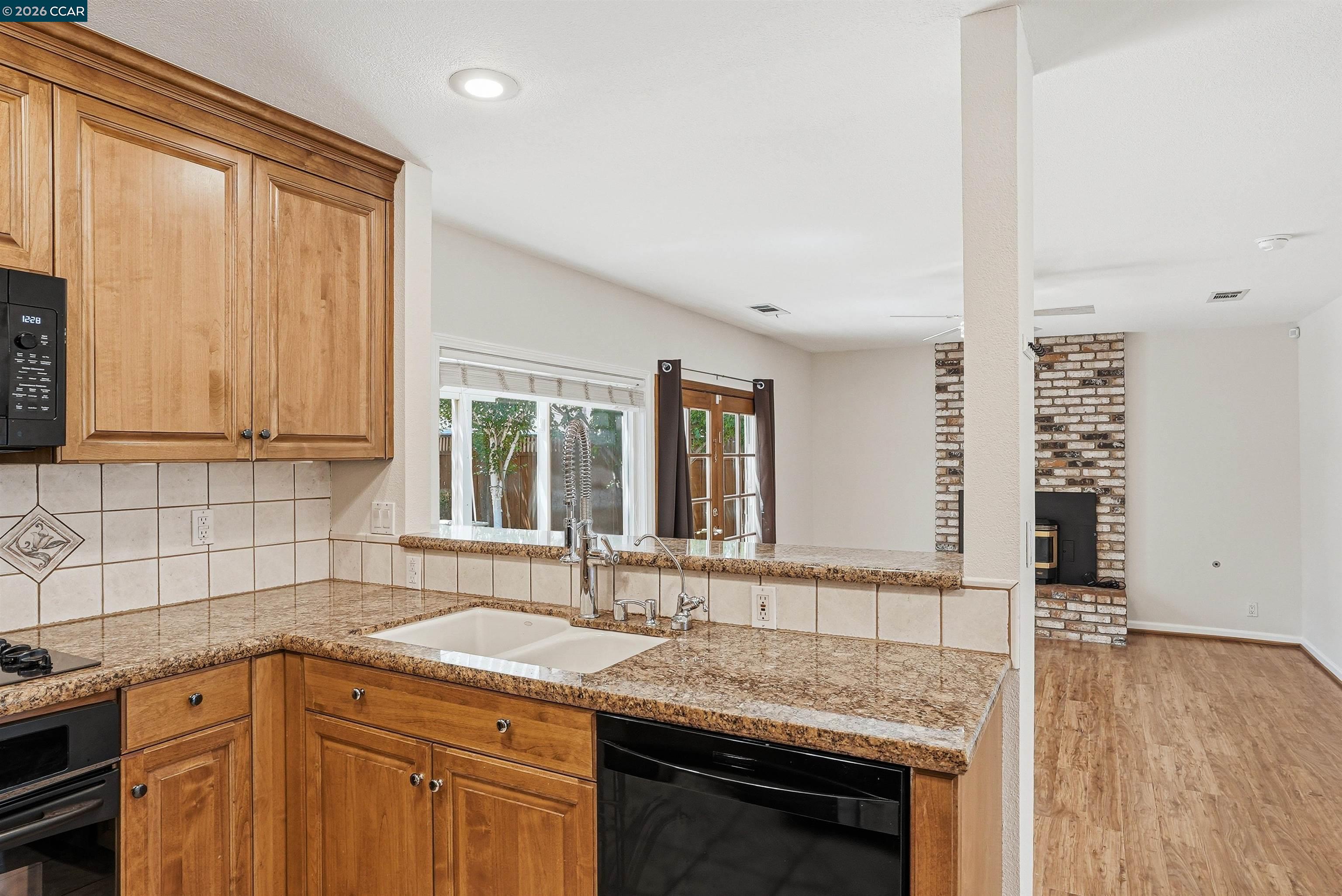 5517 Shorehaven Cir
