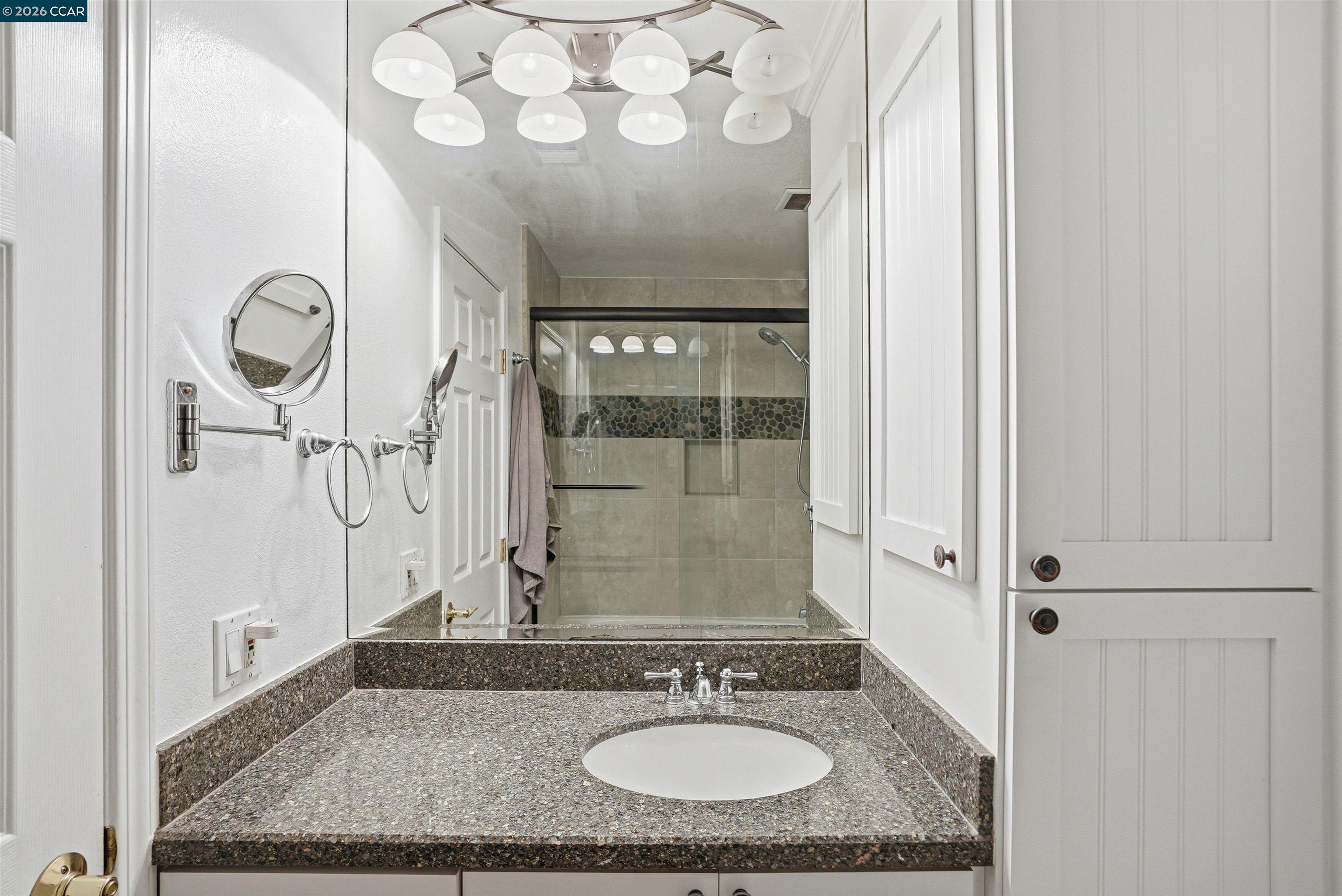5517 Shorehaven Cir