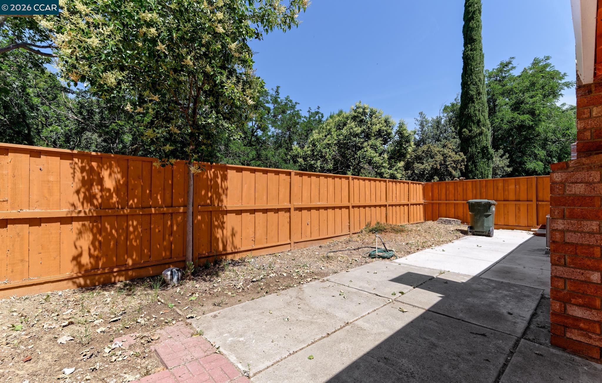 2412 Sequoia Dr