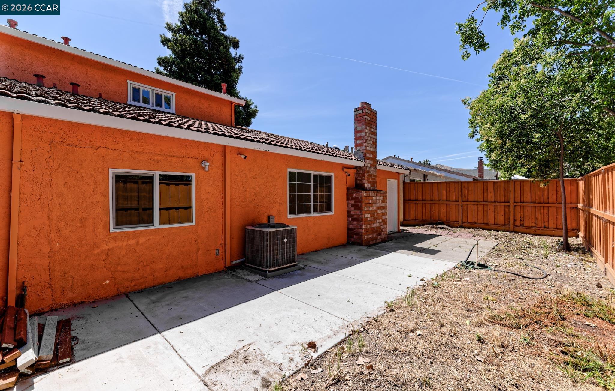 2412 Sequoia Dr
