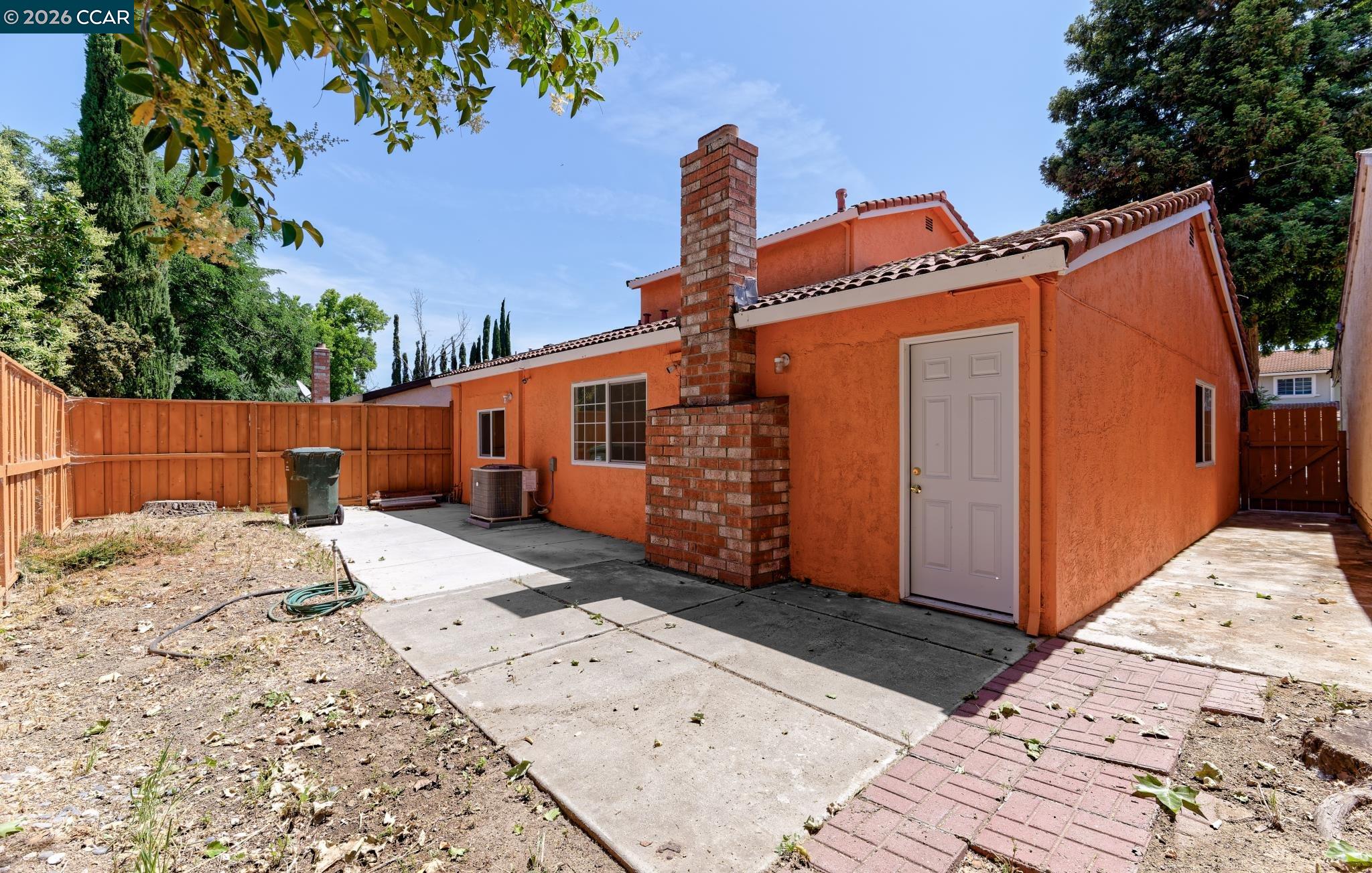 2412 Sequoia Dr