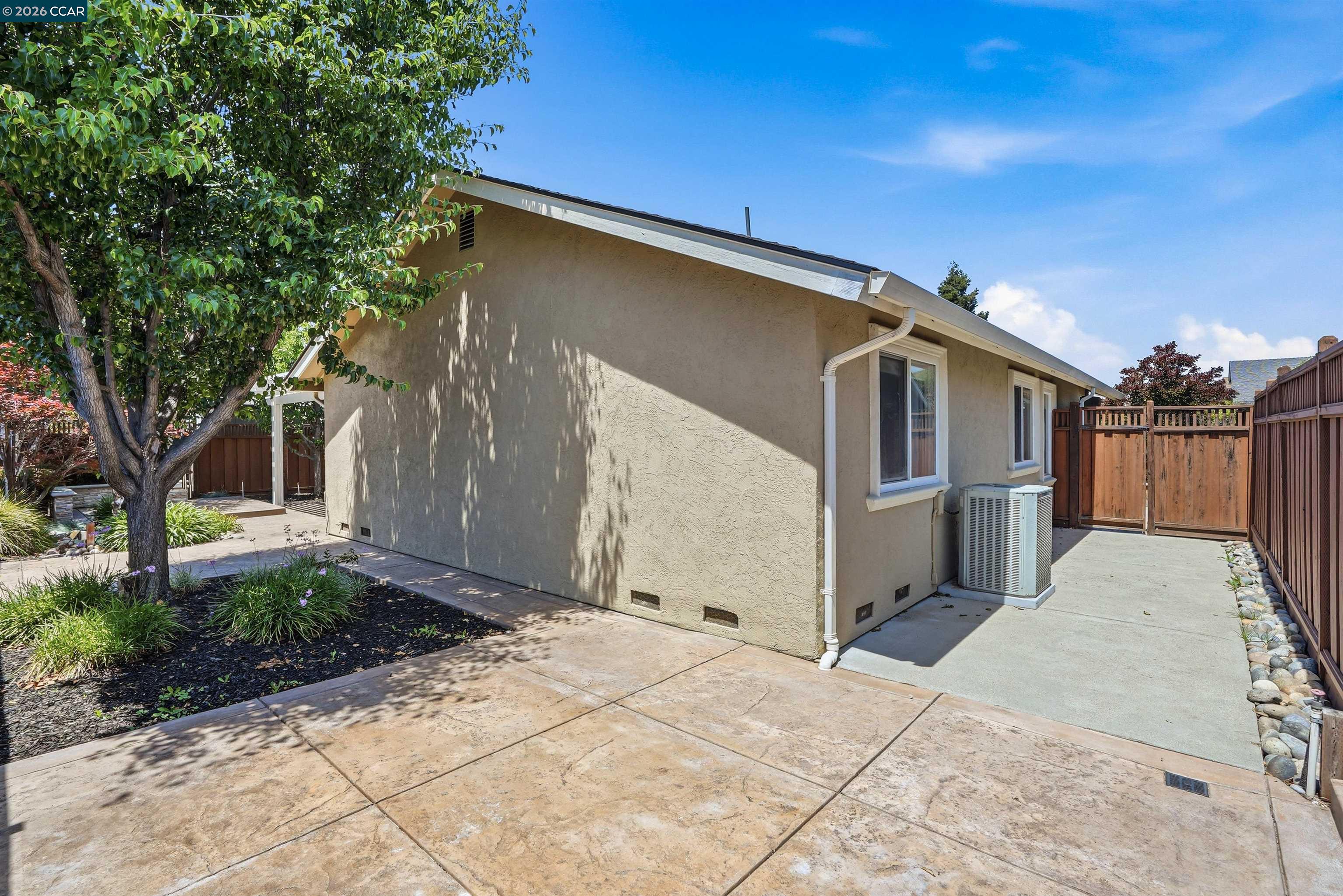 5517 Shorehaven Cir