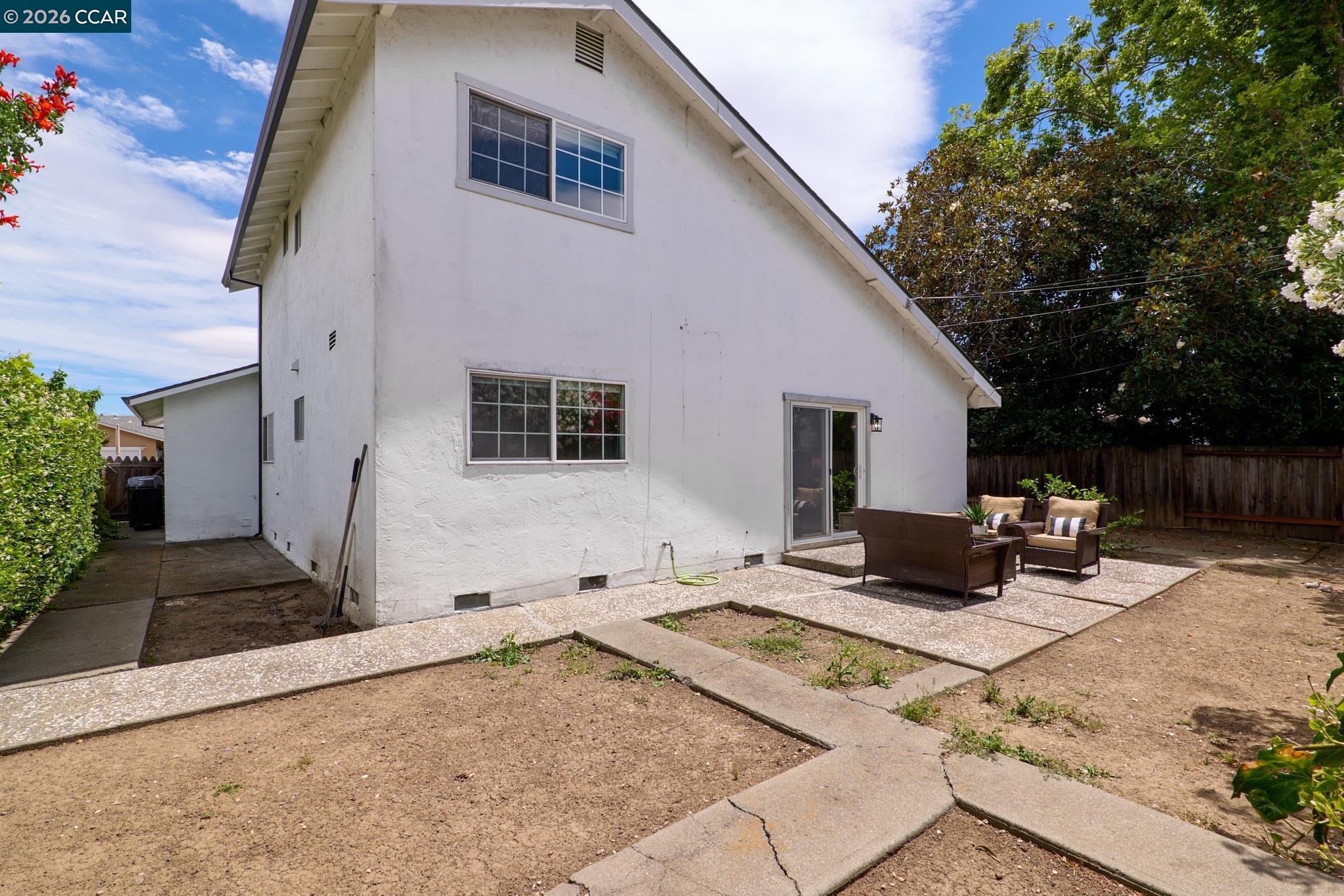 3367 Benton St