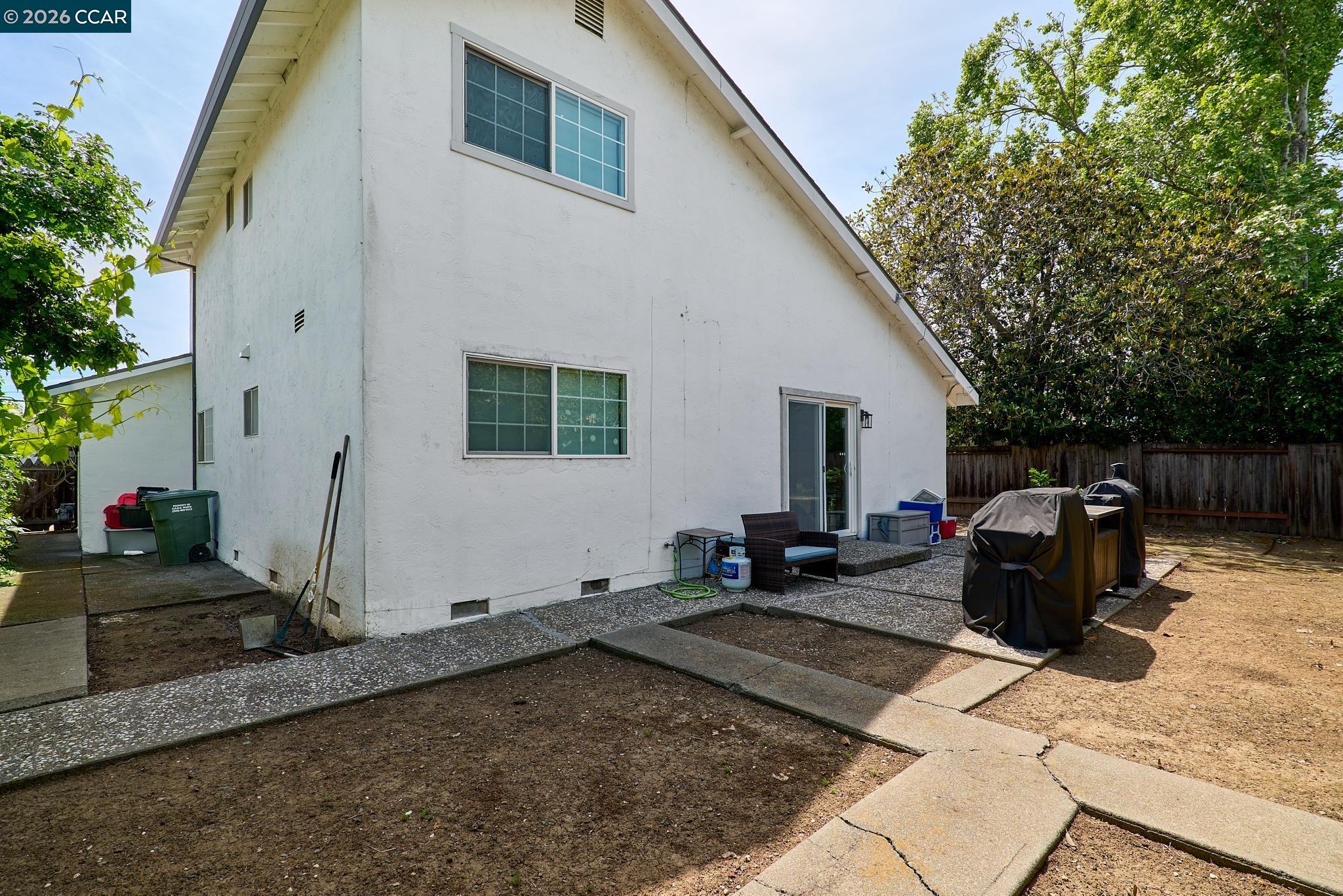 3367 Benton St