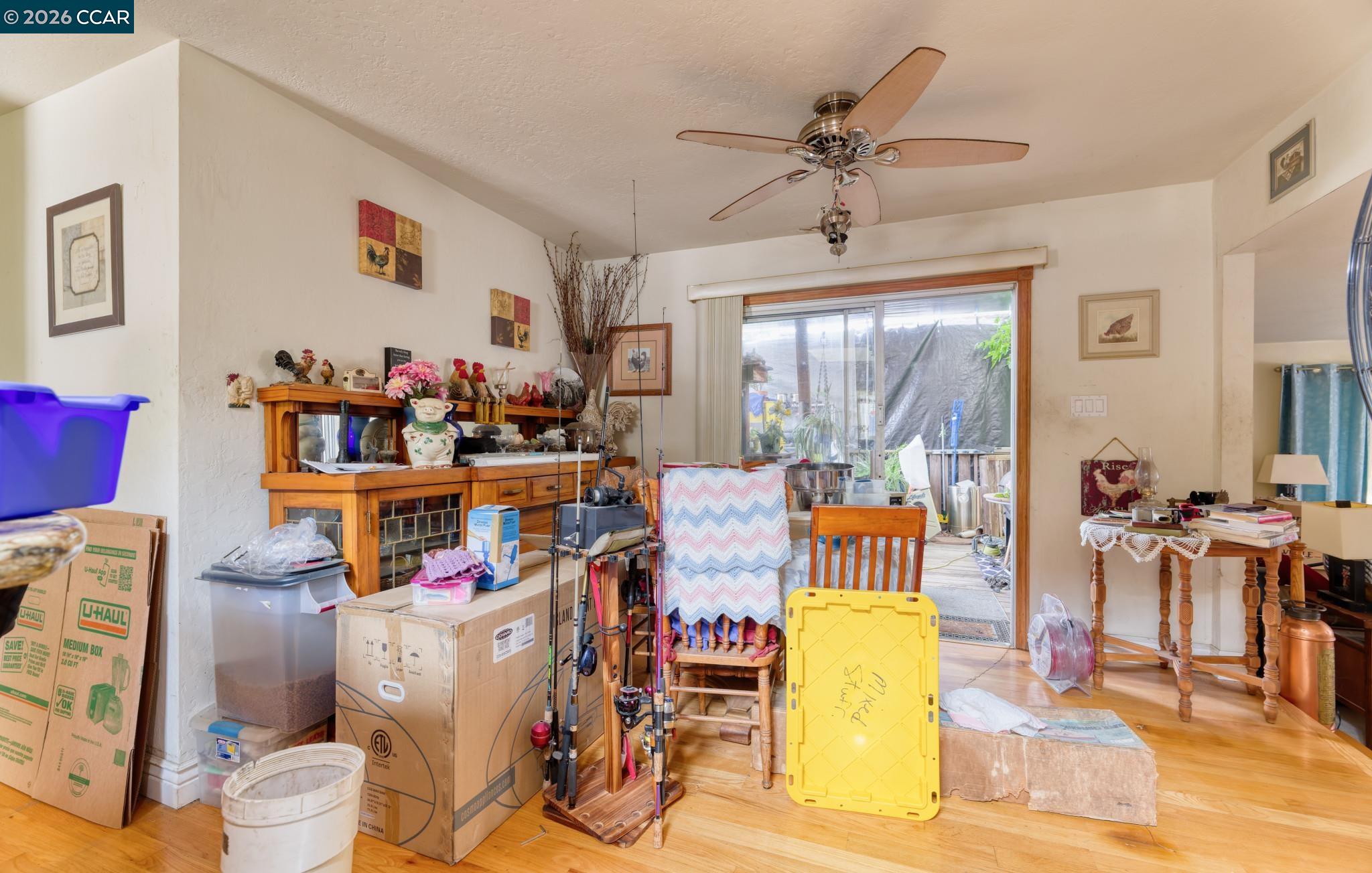 457 Gilda Ave