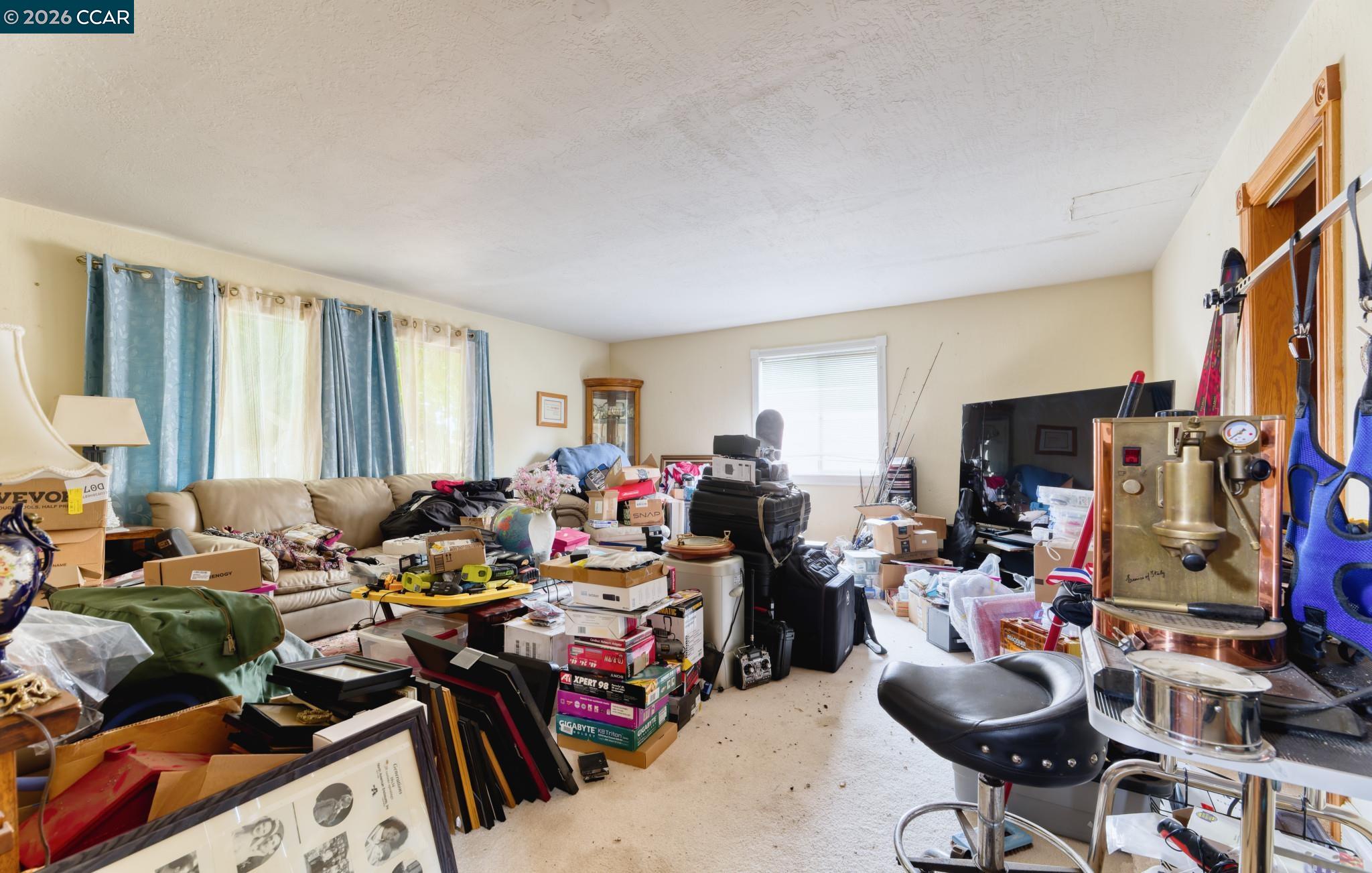 457 Gilda Ave