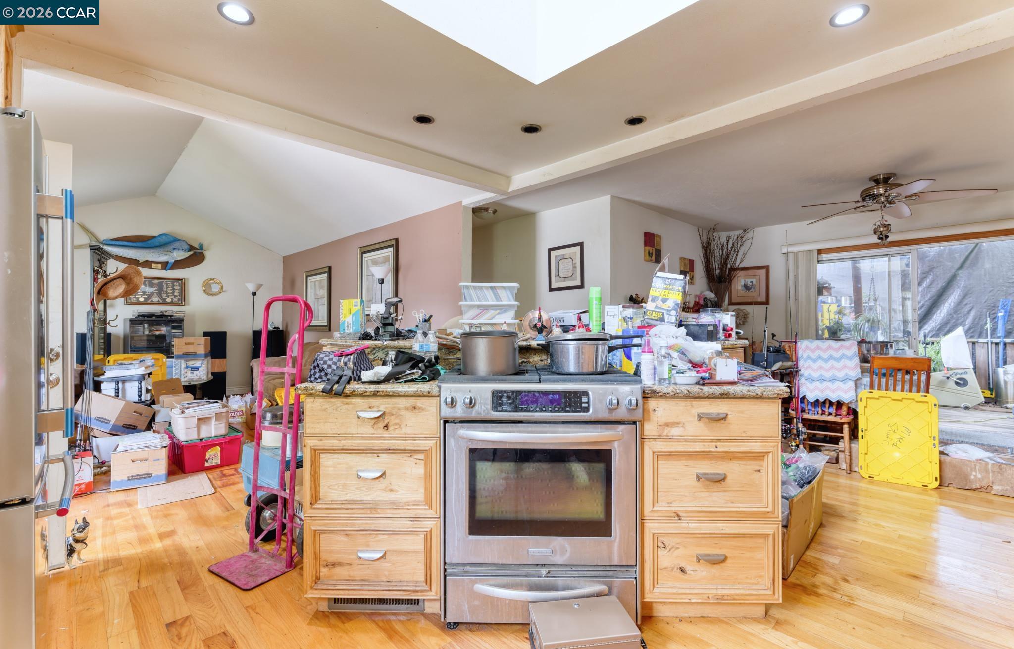 457 Gilda Ave