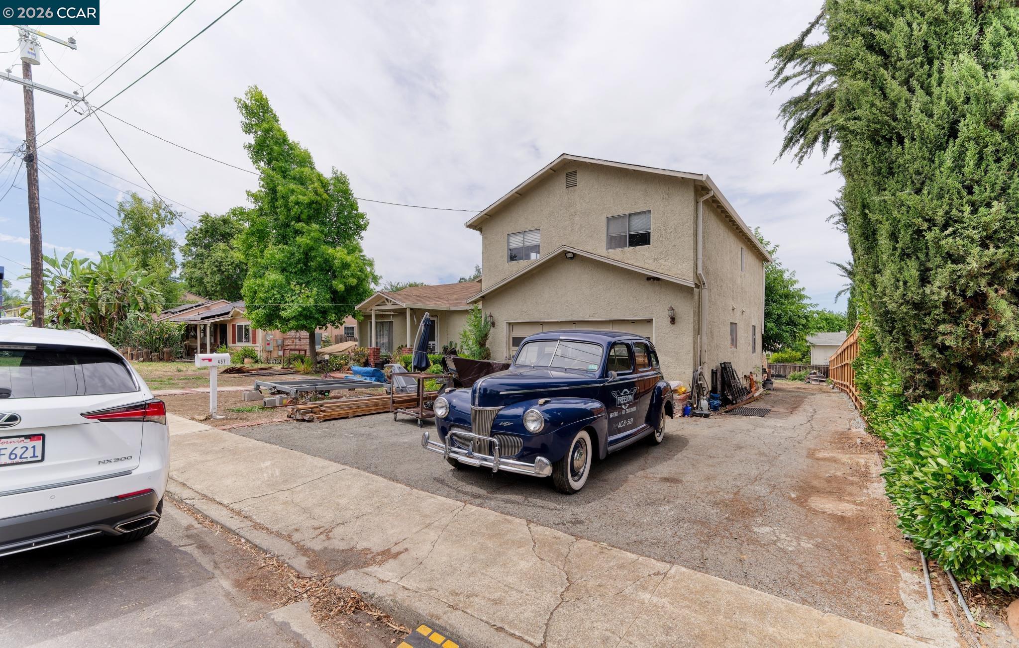 457 Gilda Ave