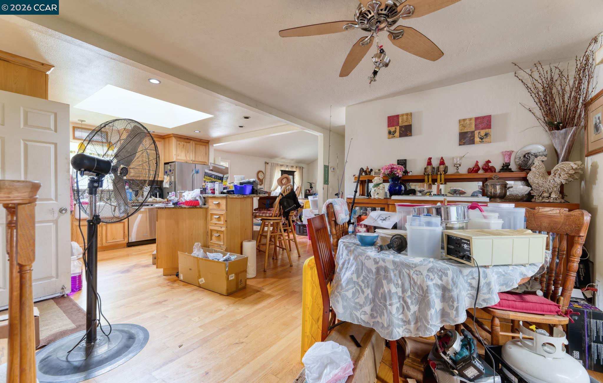457 Gilda Ave