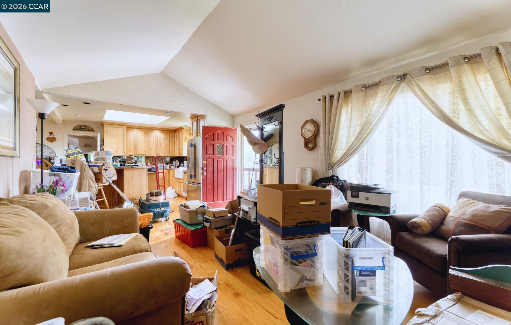 457 Gilda Ave