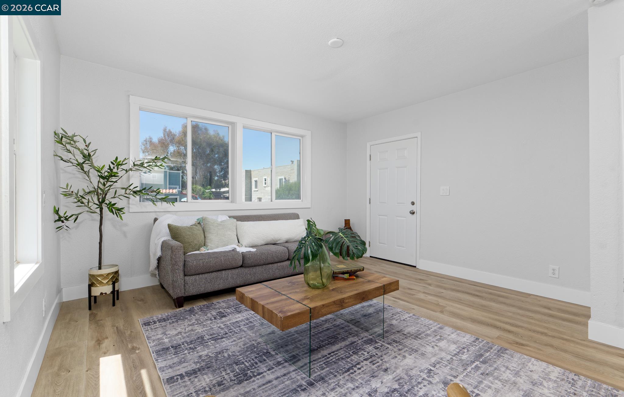 226 W 9Th St