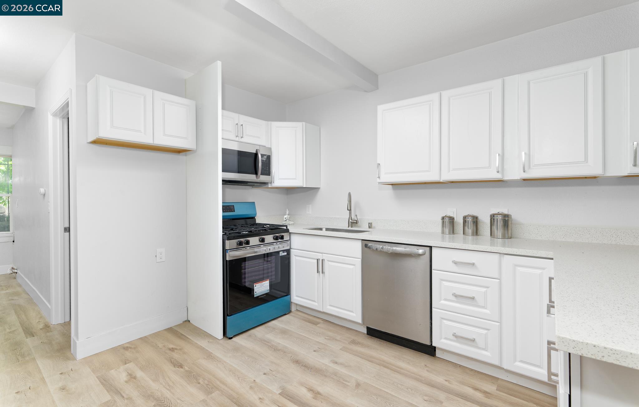 226 W 9Th St