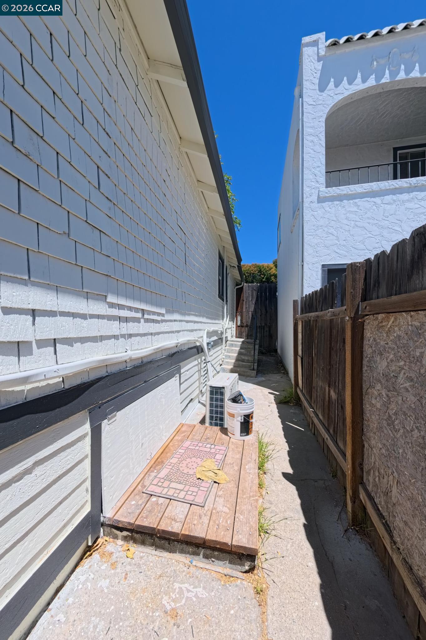 226 W 9Th St