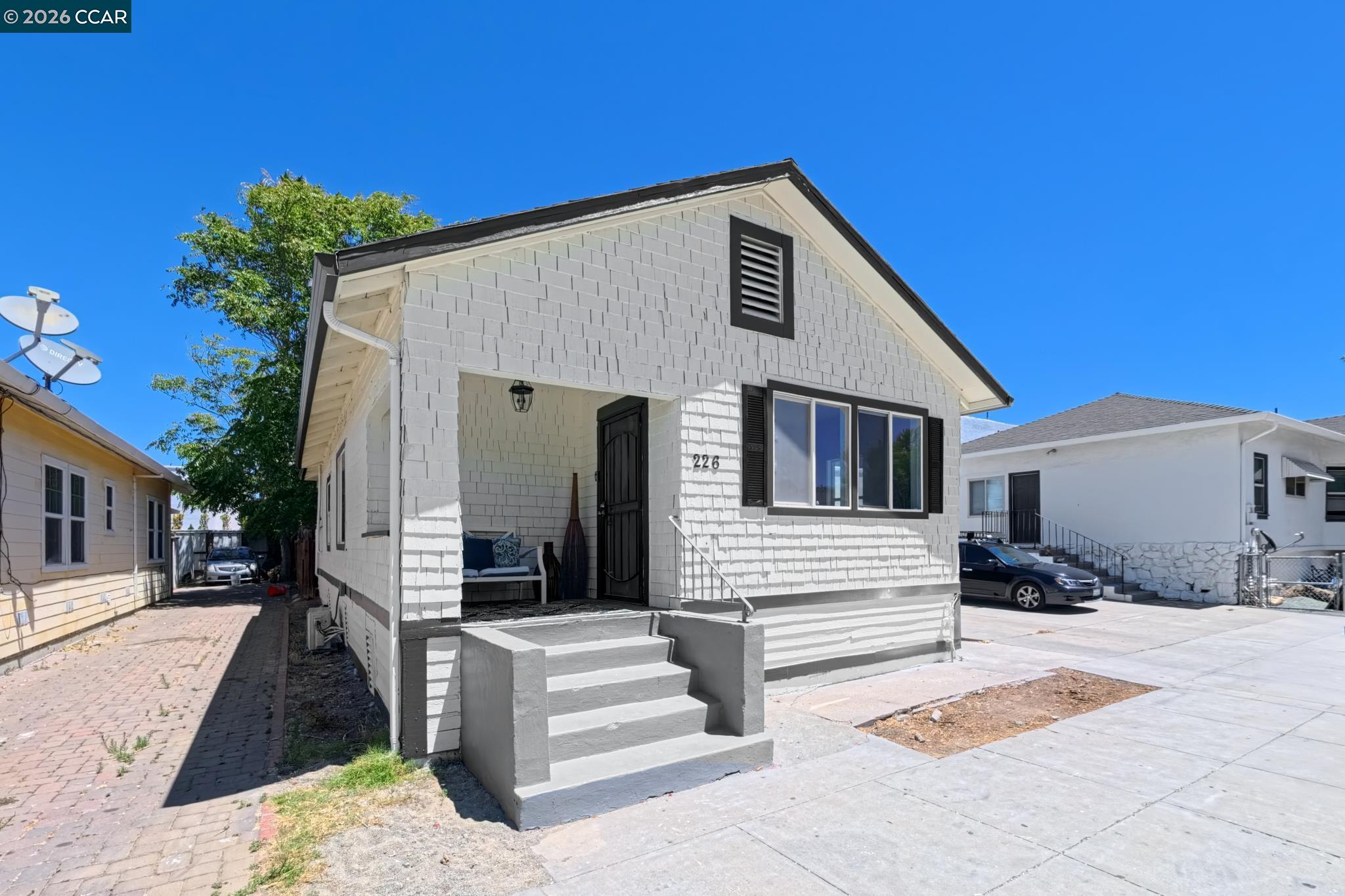 226 W 9Th St