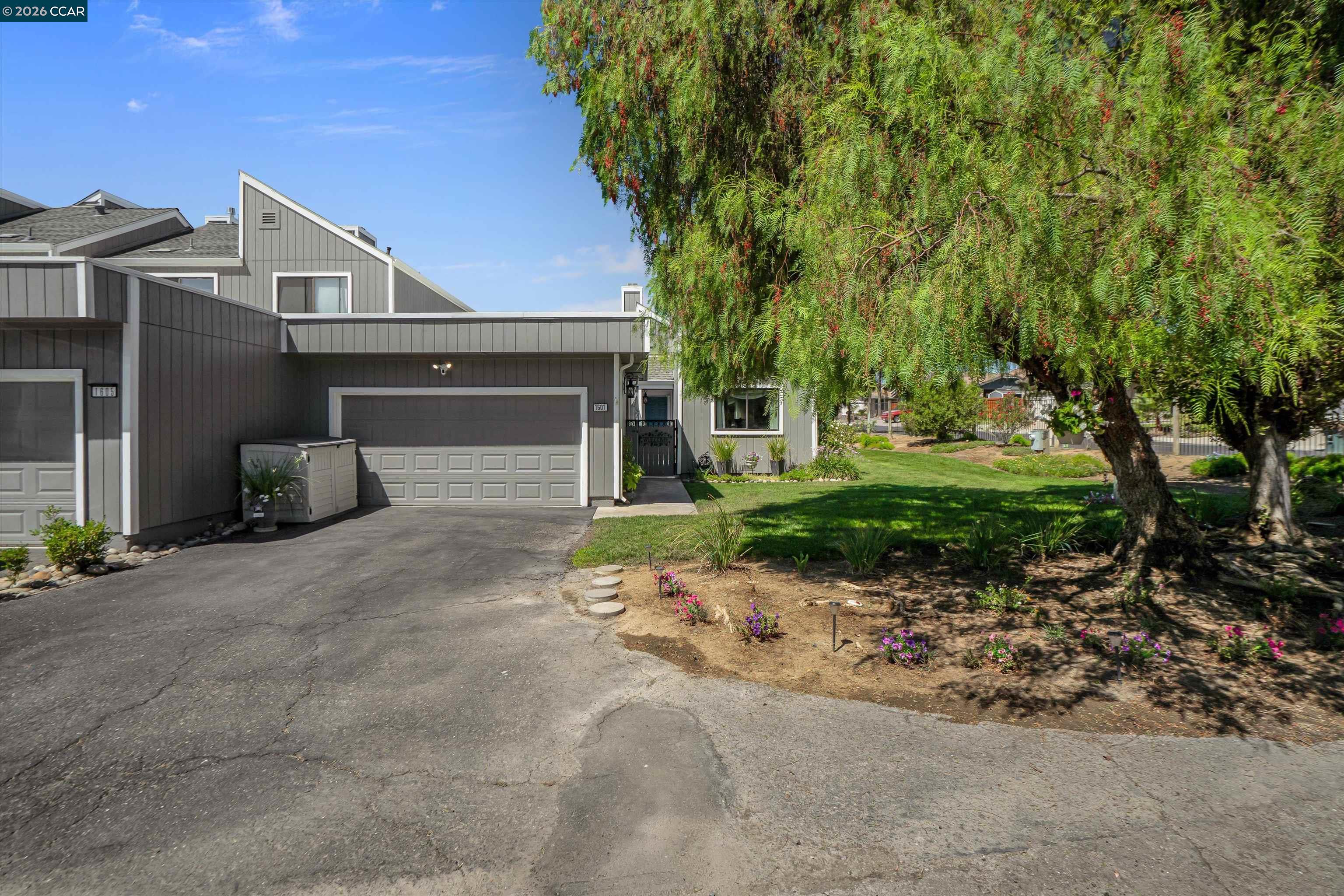 1601 Riverlake Rd