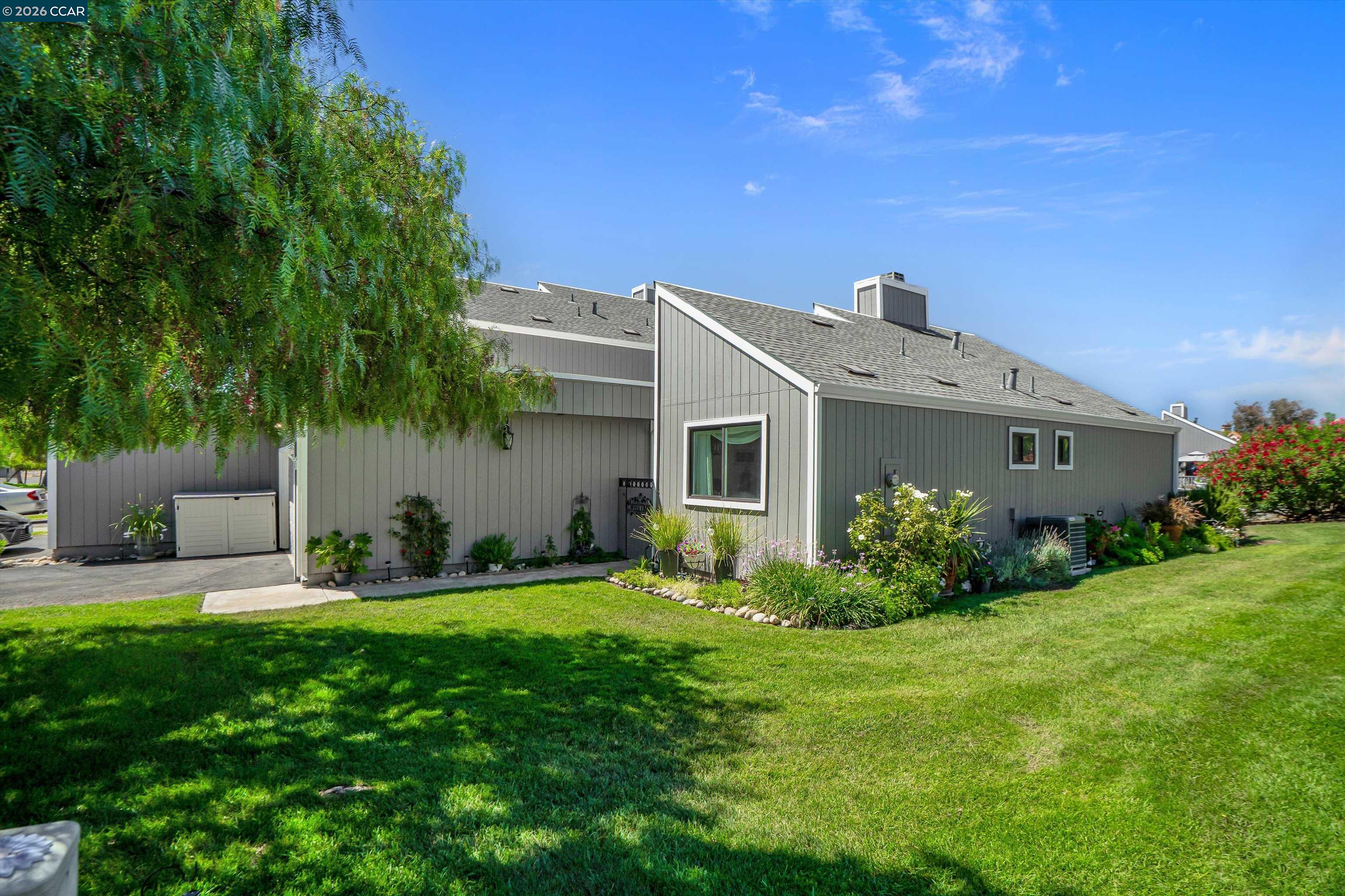 1601 Riverlake Rd