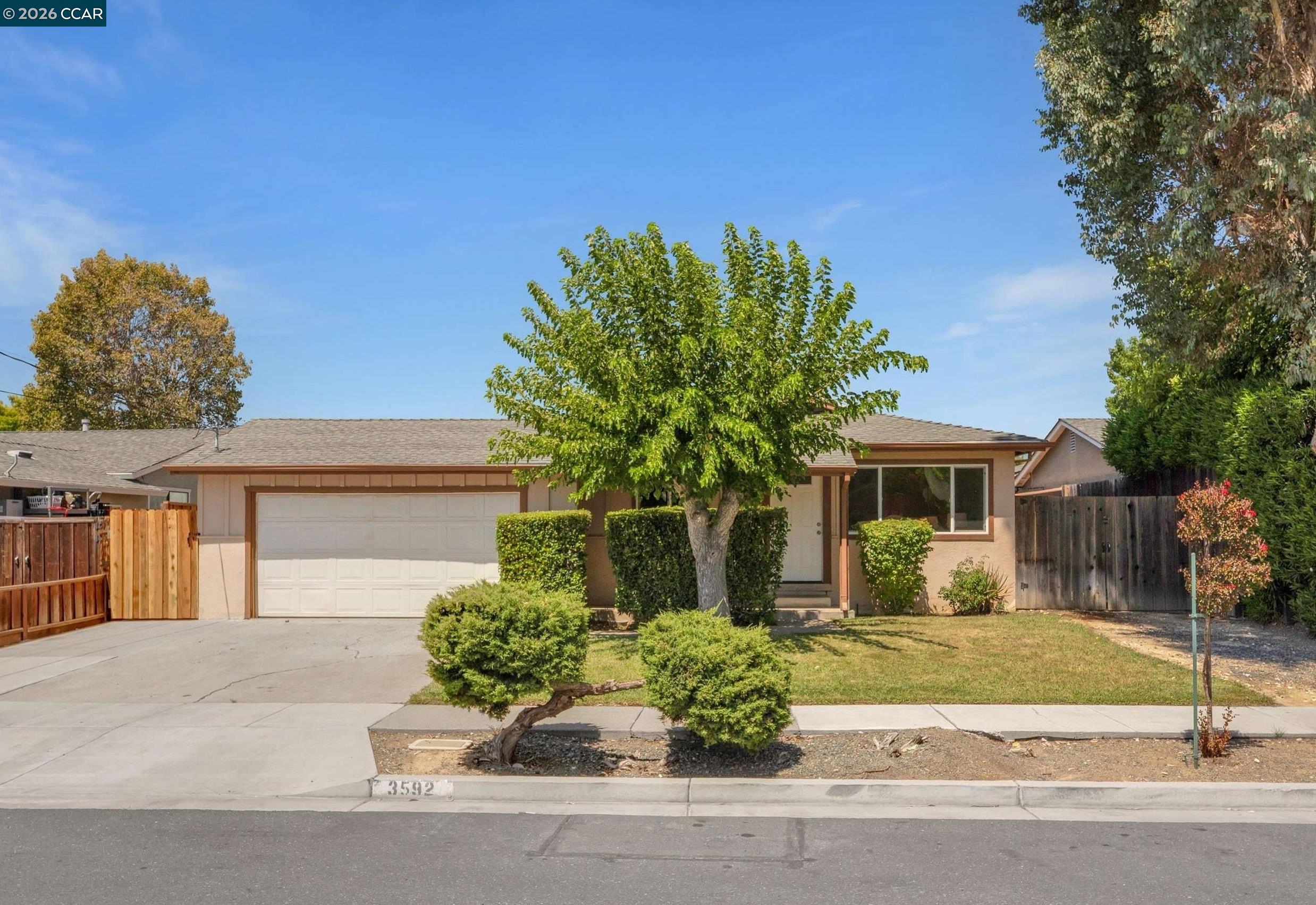 3592 Hillsborough Dr