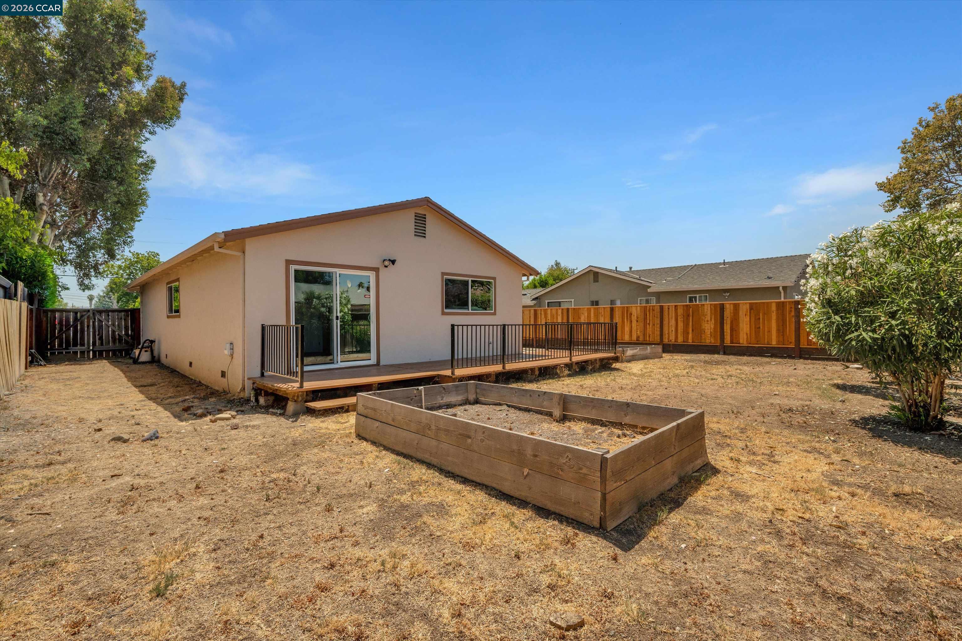 3592 Hillsborough Dr