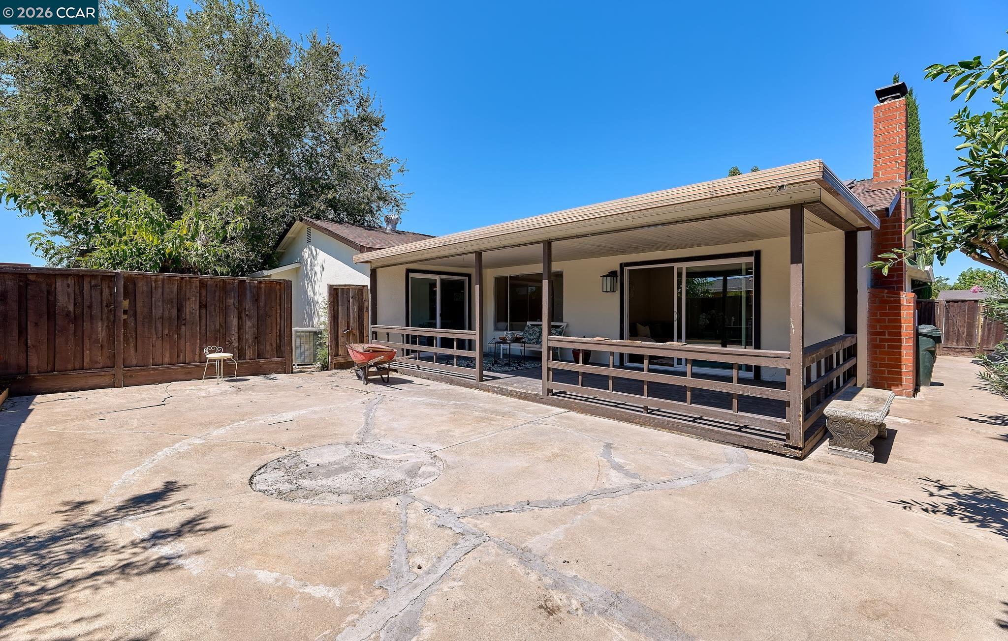 2117 Lopez Dr