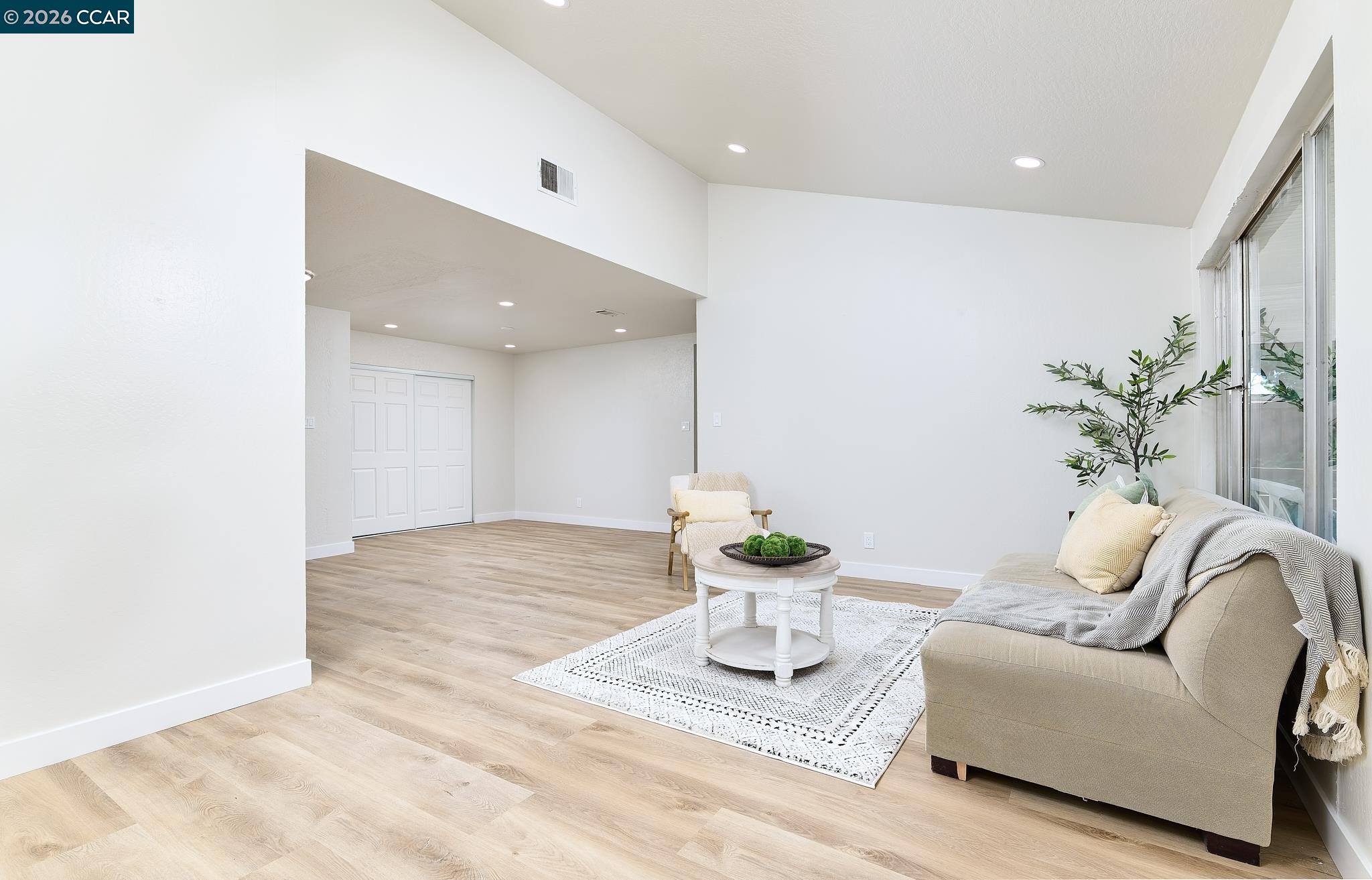 2117 Lopez Dr