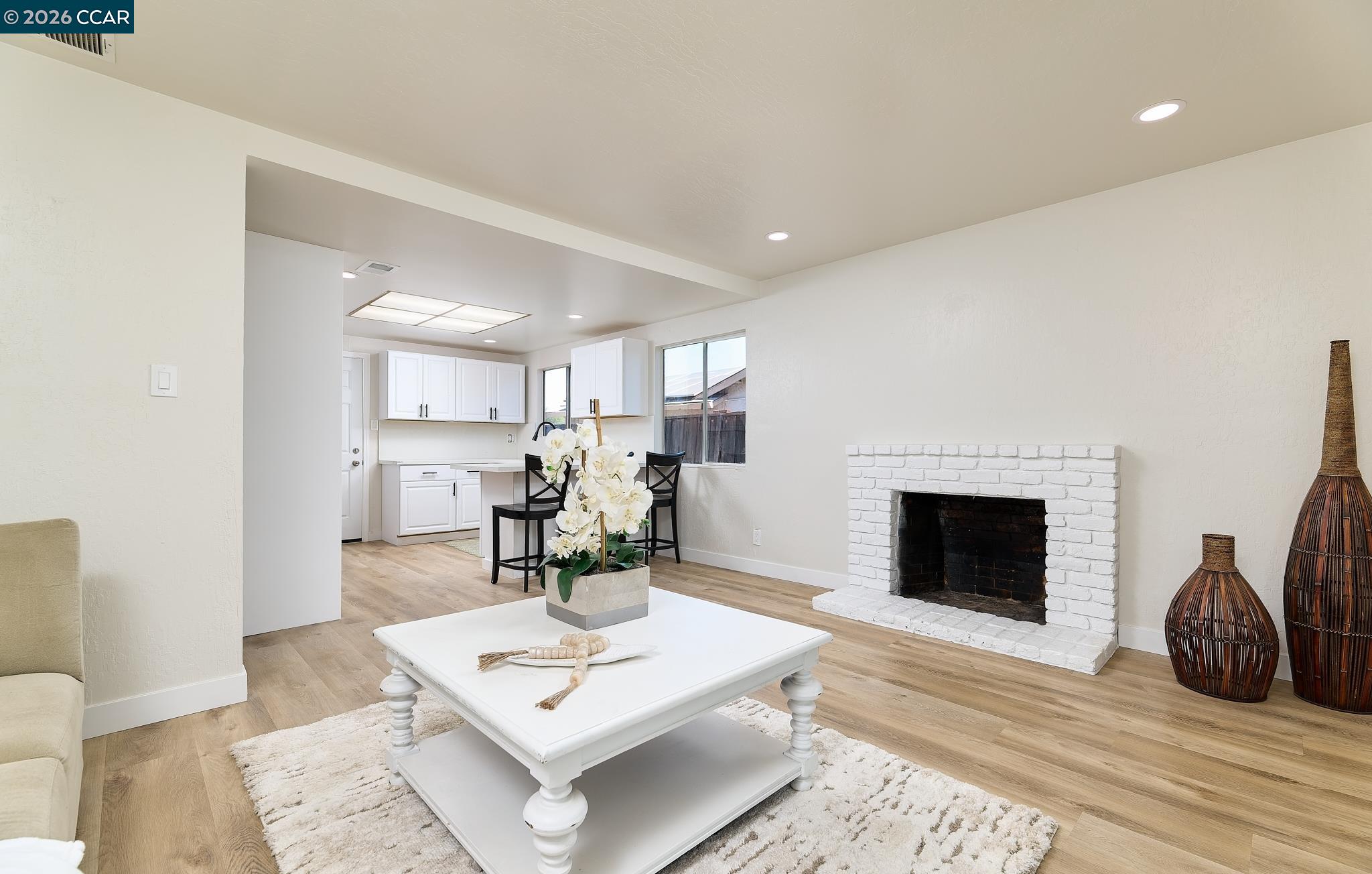 2117 Lopez Dr