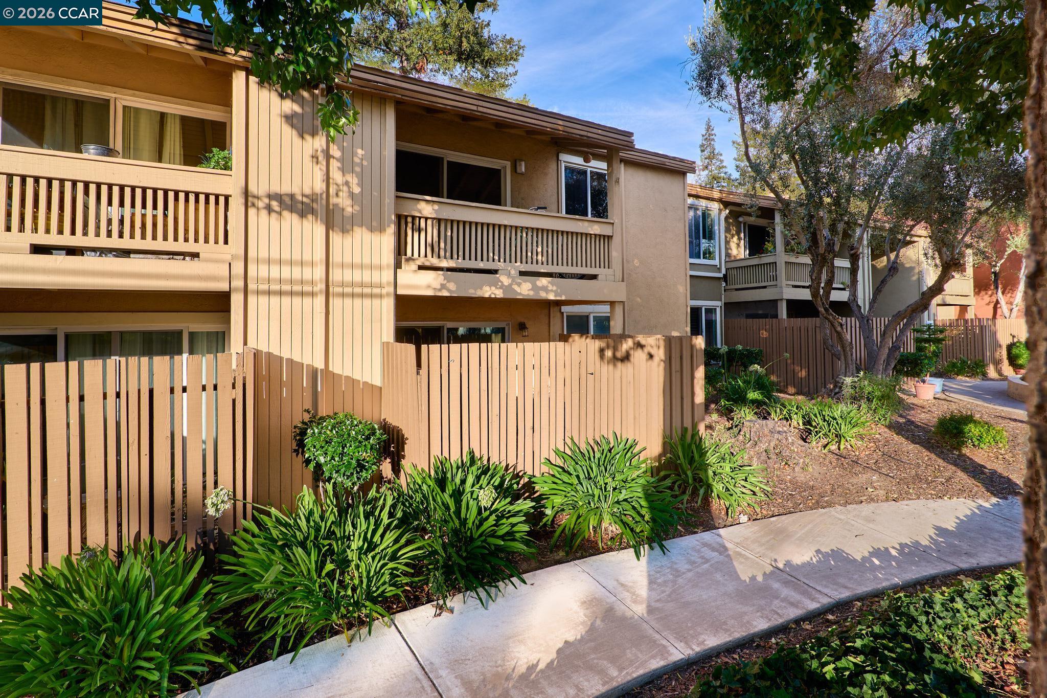 810 Oak Grove Rd # 98