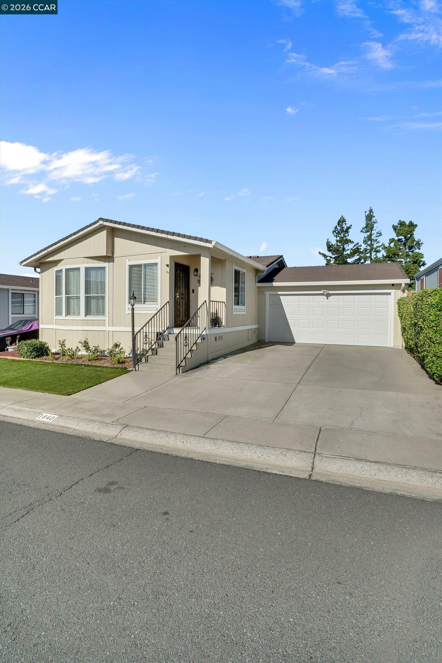1840 Paris Ln