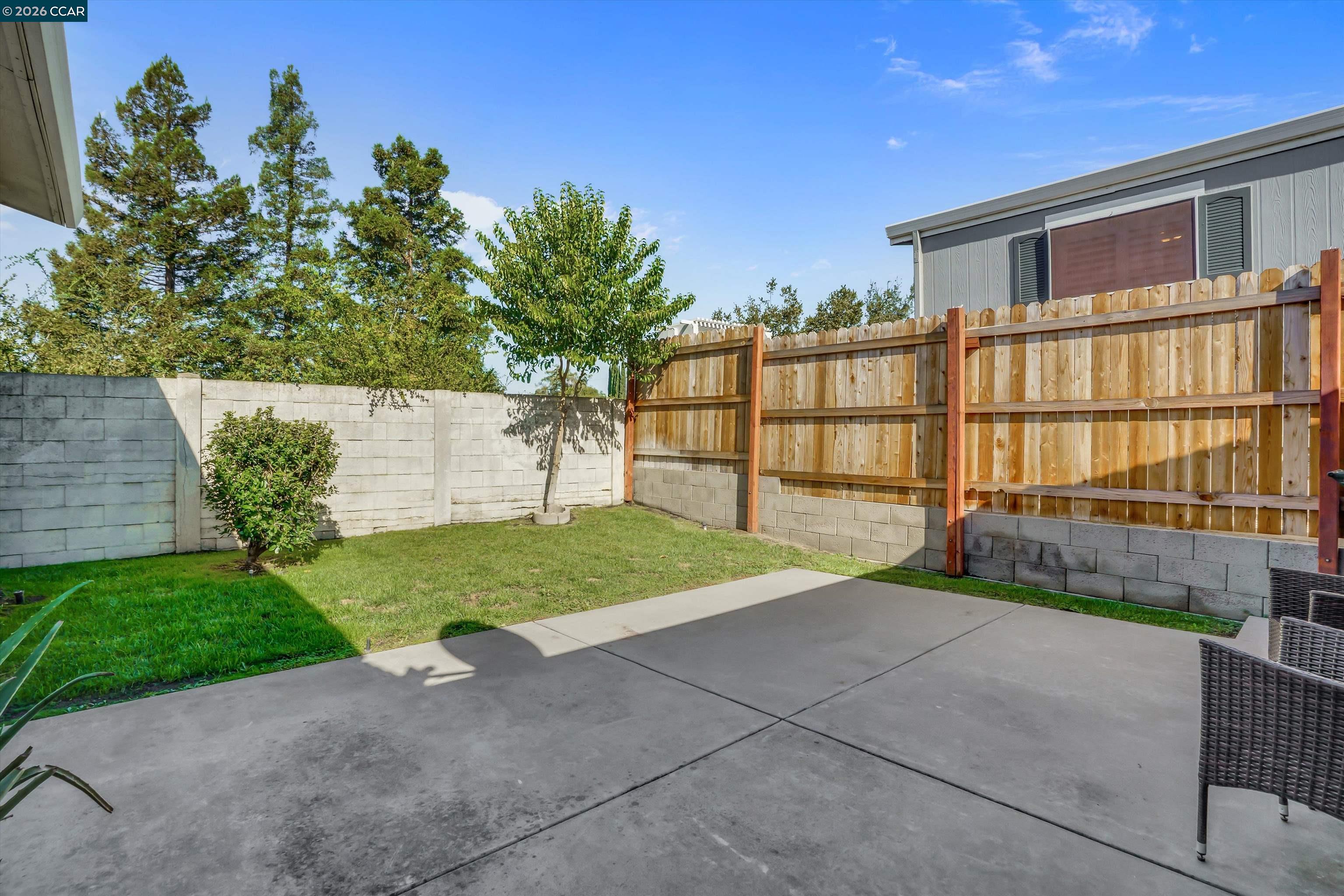1840 Paris Ln