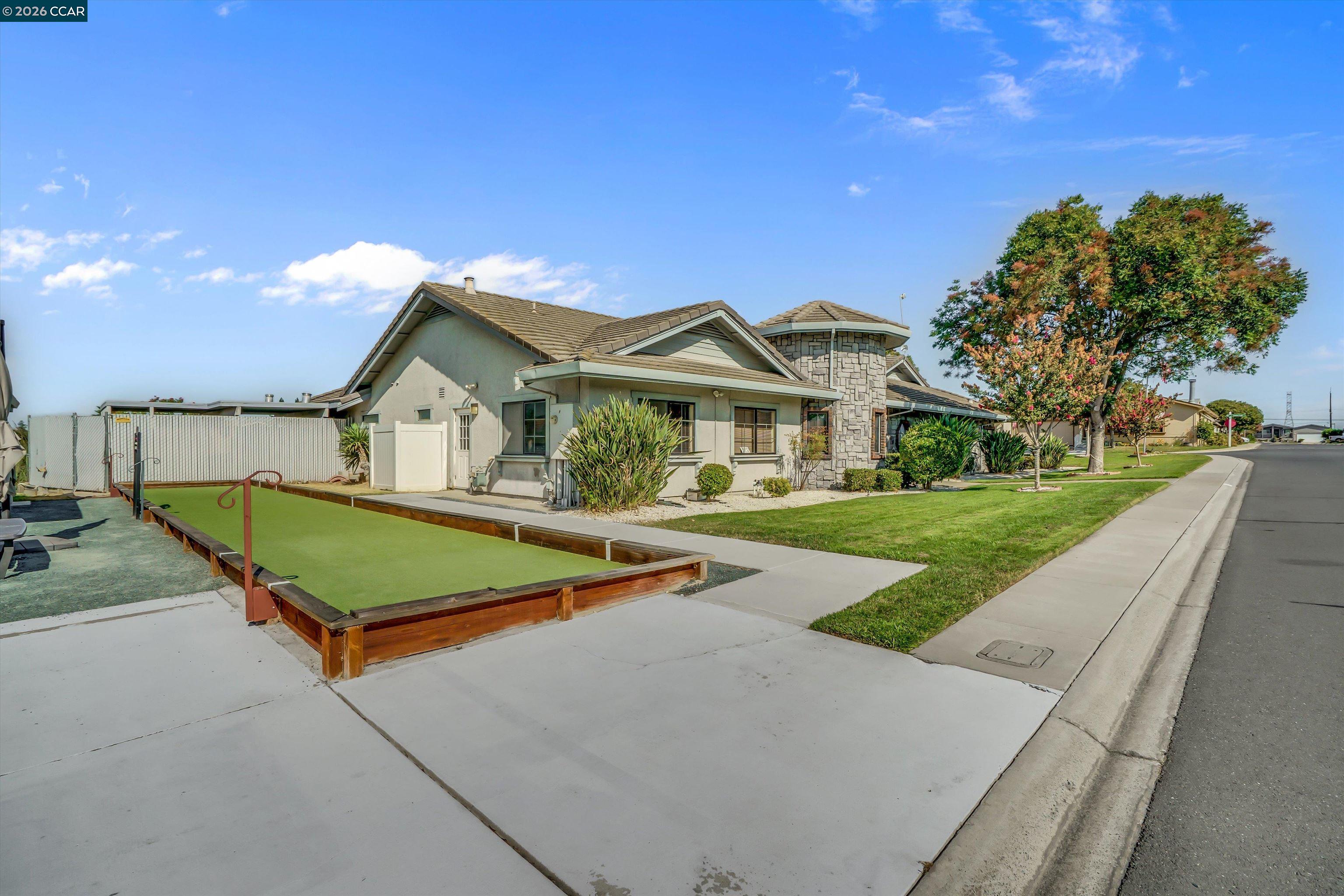 1840 Paris Ln