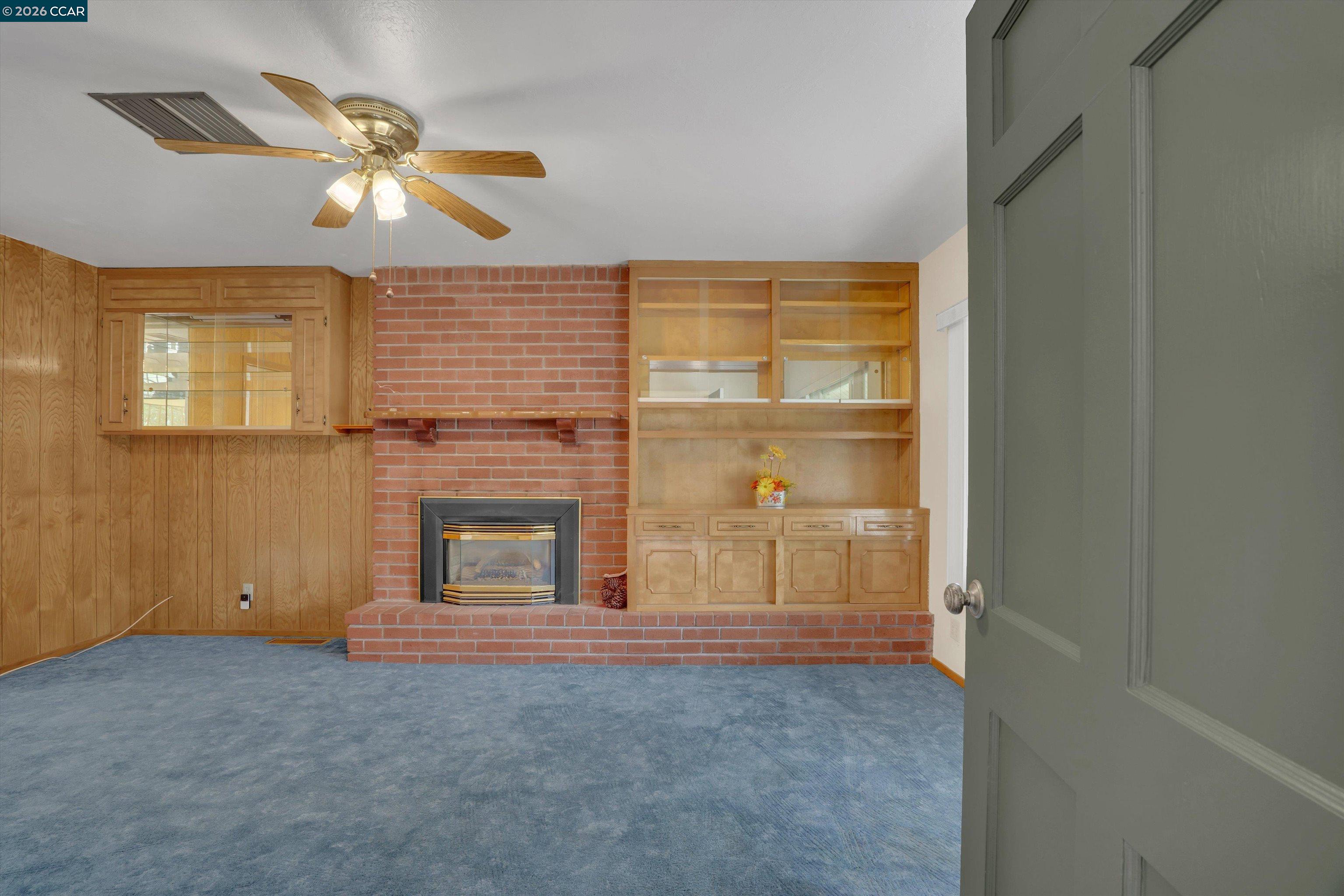 8 Water St