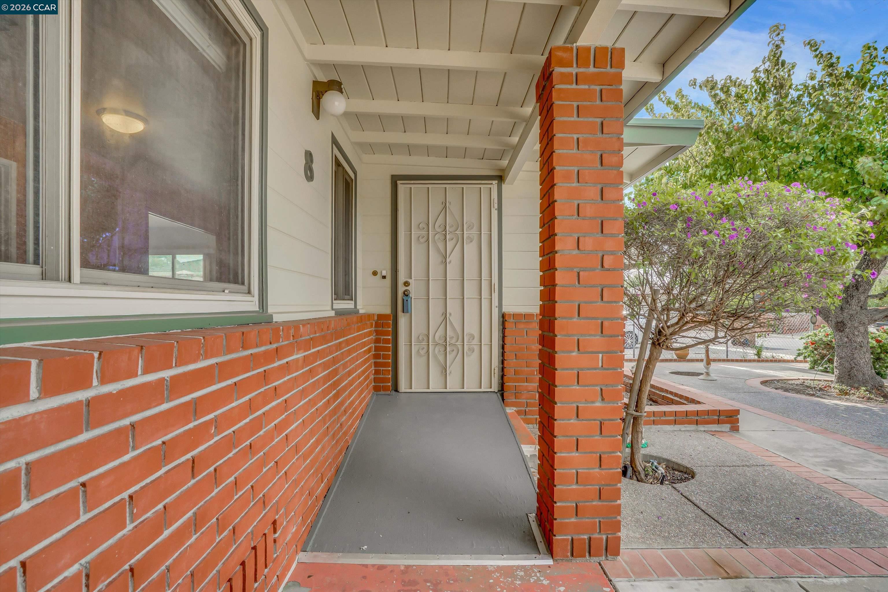 8 Water St