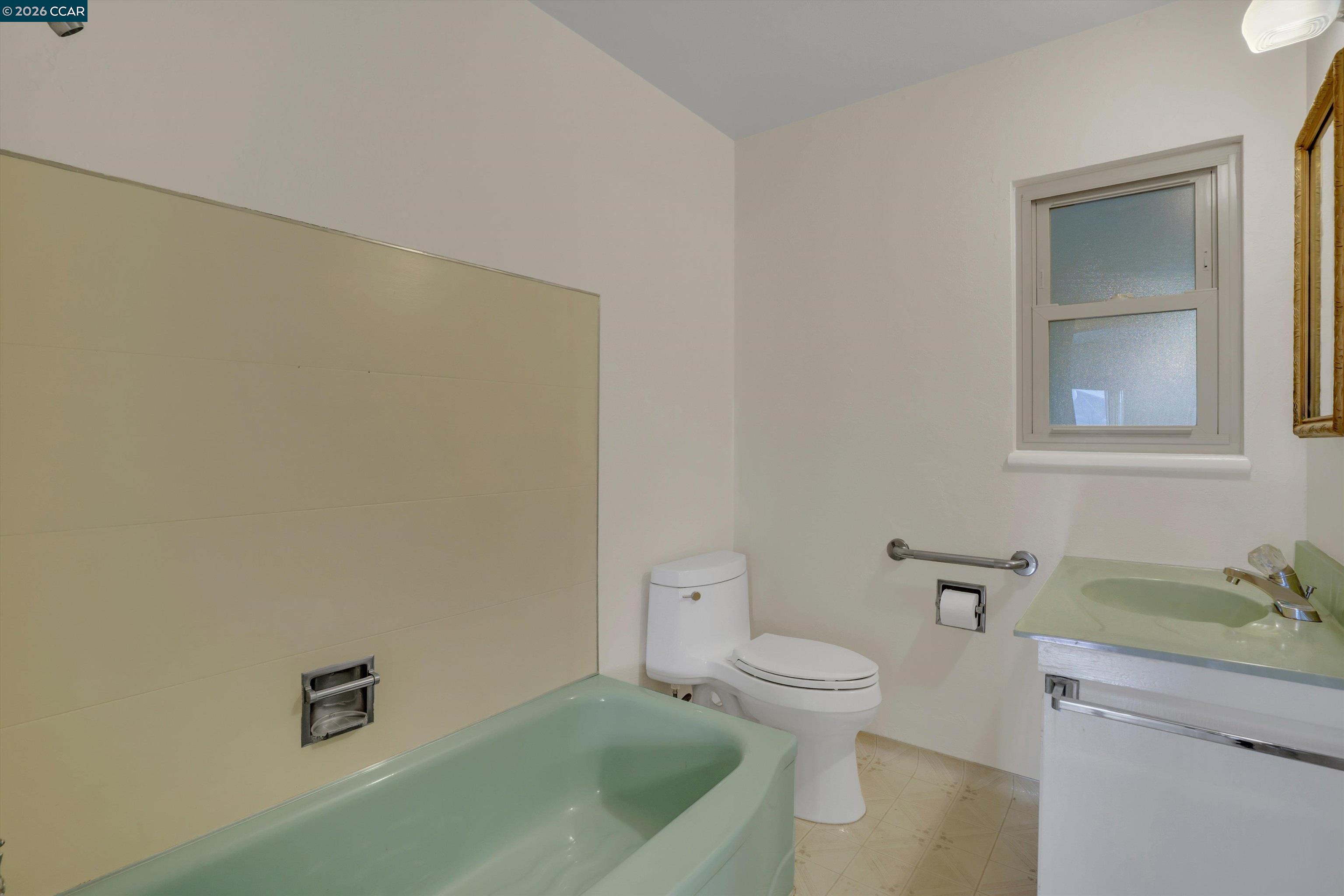8 Water St