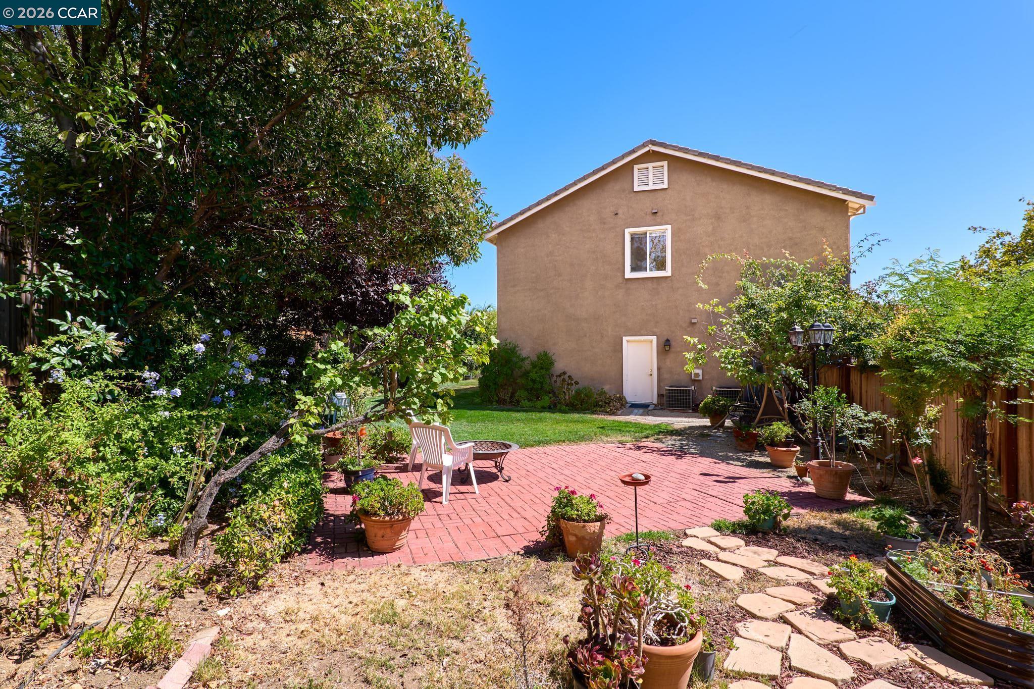1315 Oak Crest Way