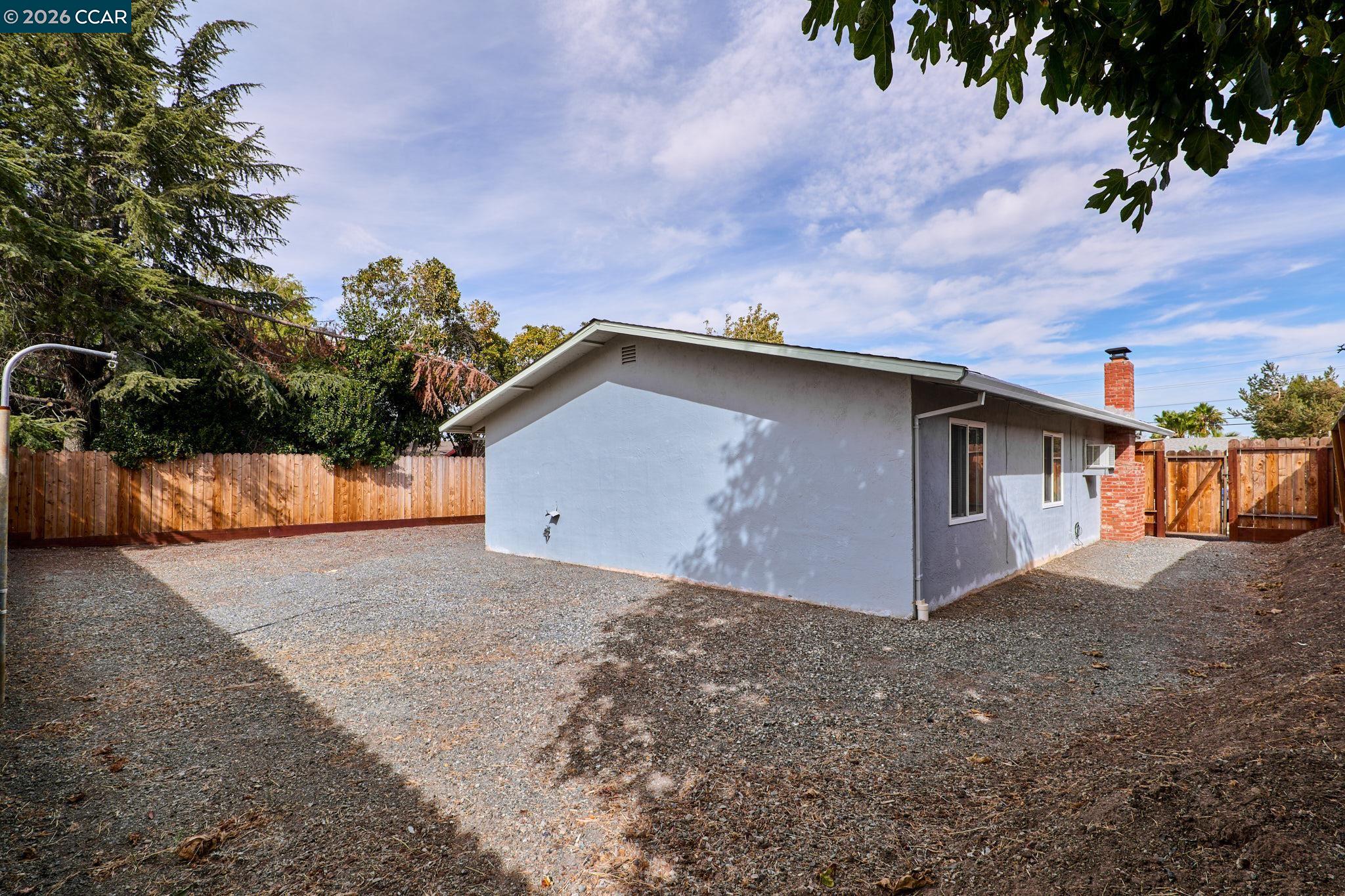 31 Riverside Ct