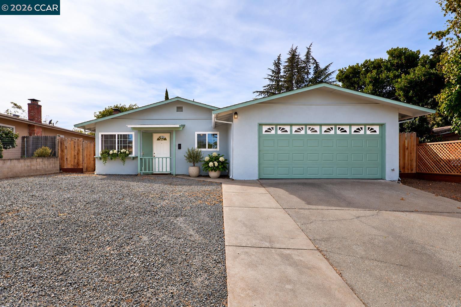 31 Riverside Ct