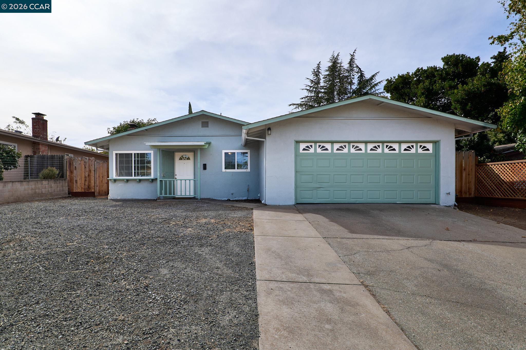 31 Riverside Ct