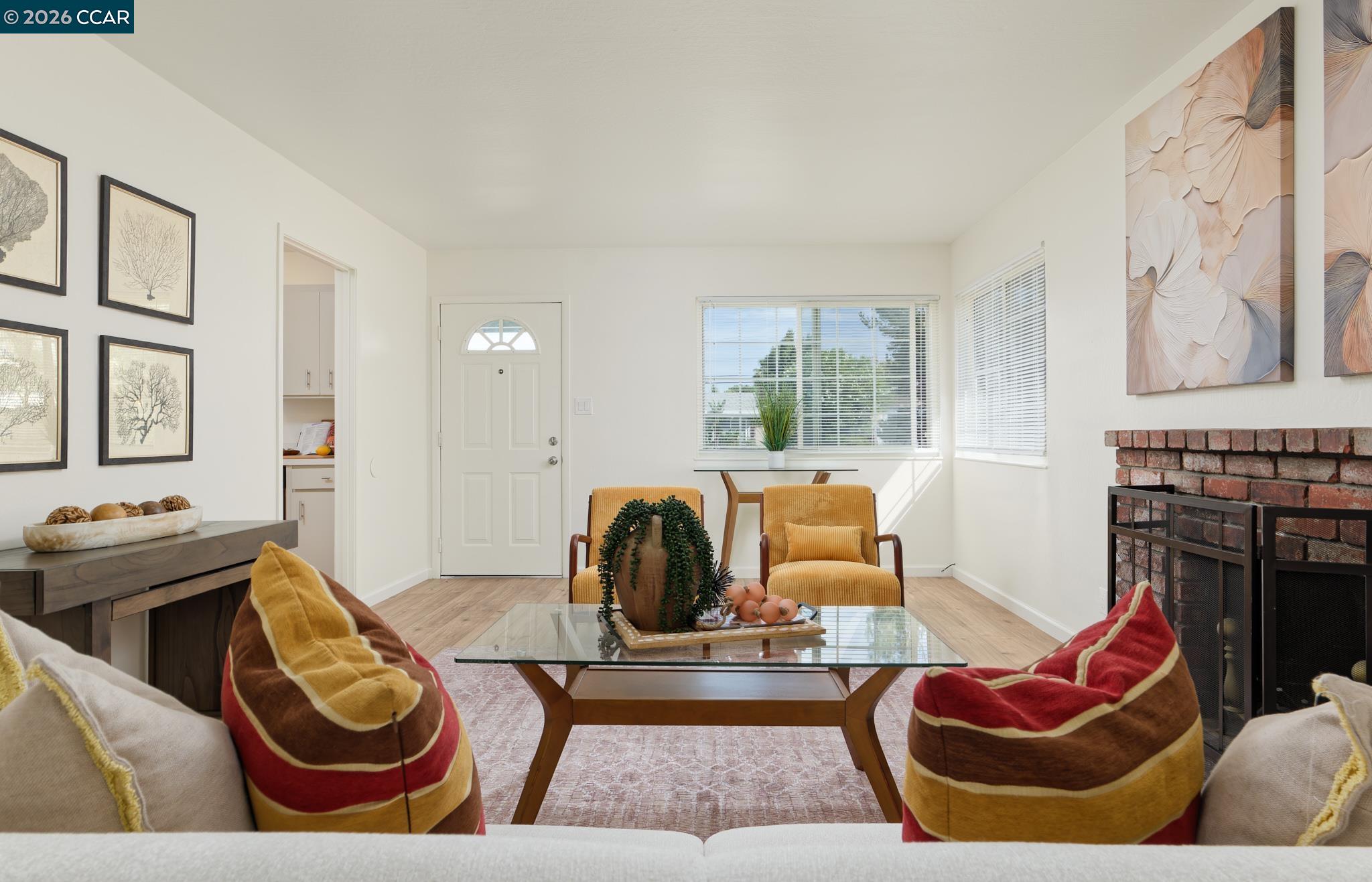 31 Riverside Ct