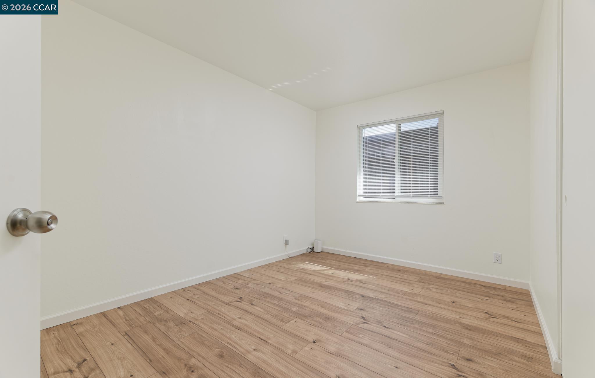 31 Riverside Ct