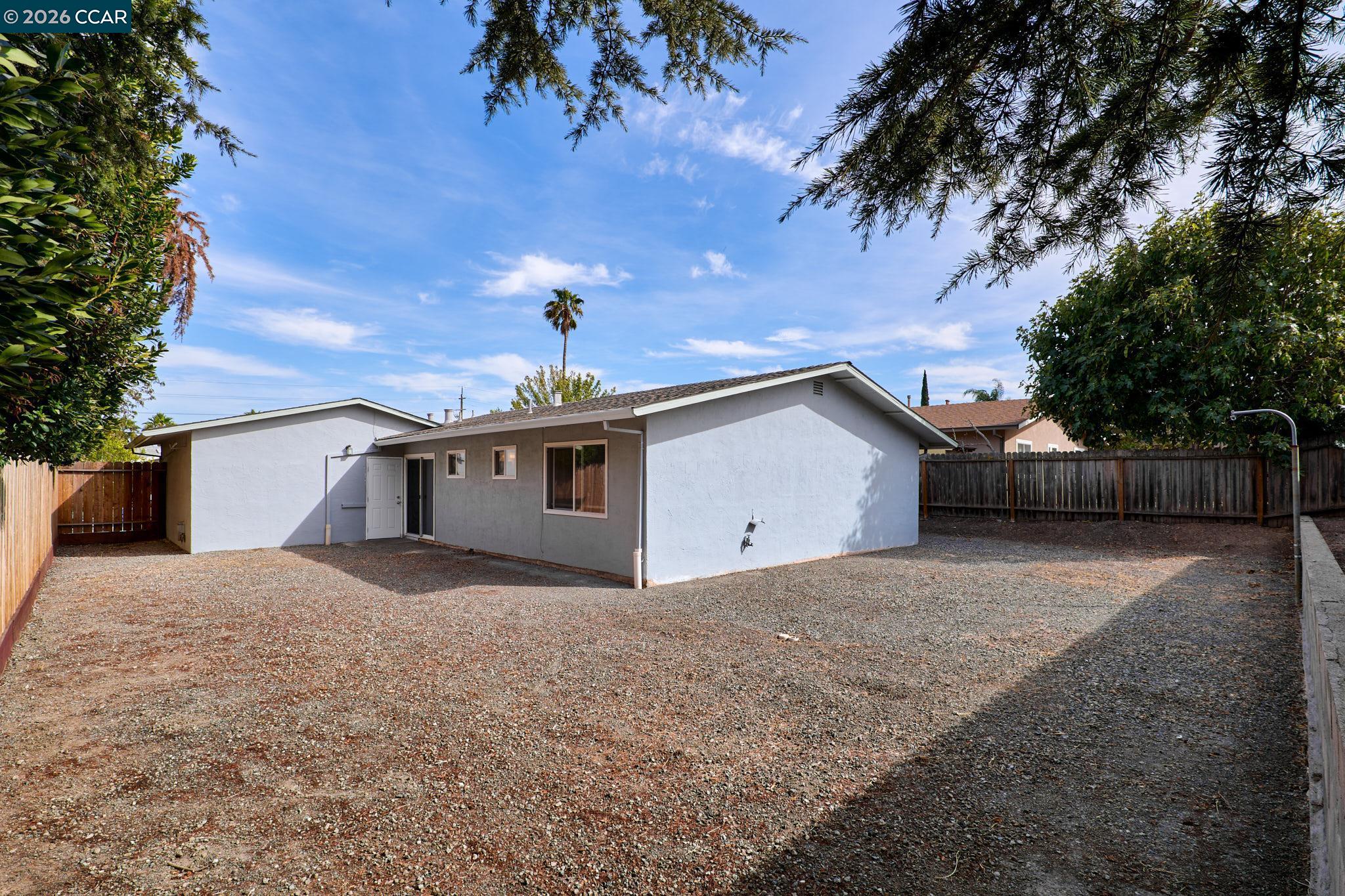 31 Riverside Ct