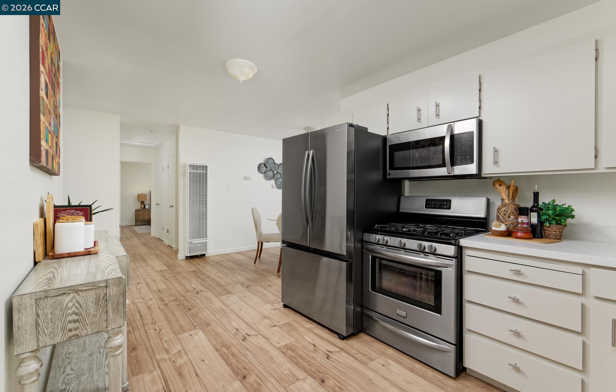 31 Riverside Ct