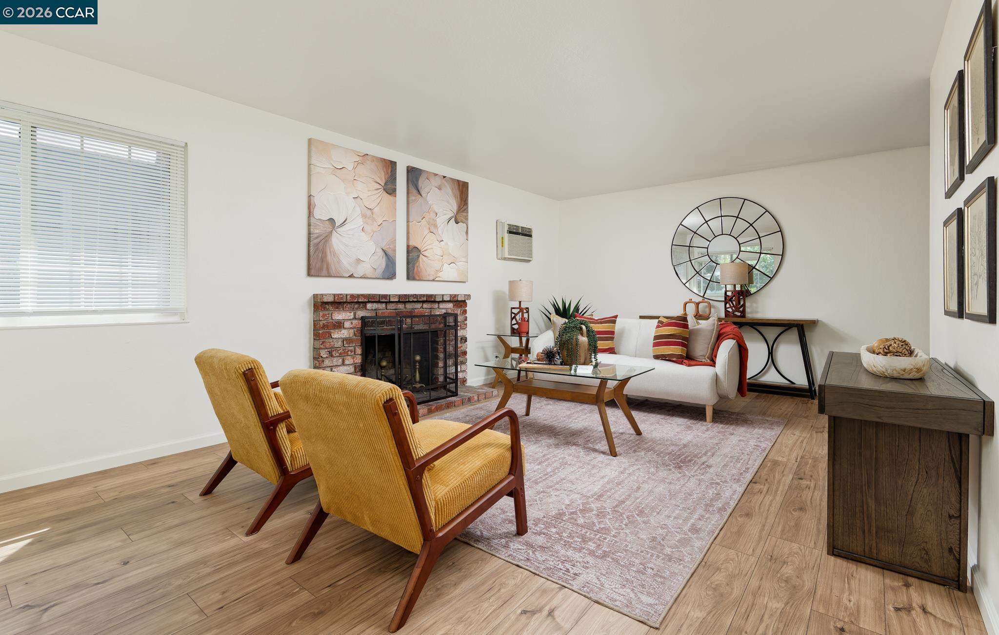 31 Riverside Ct