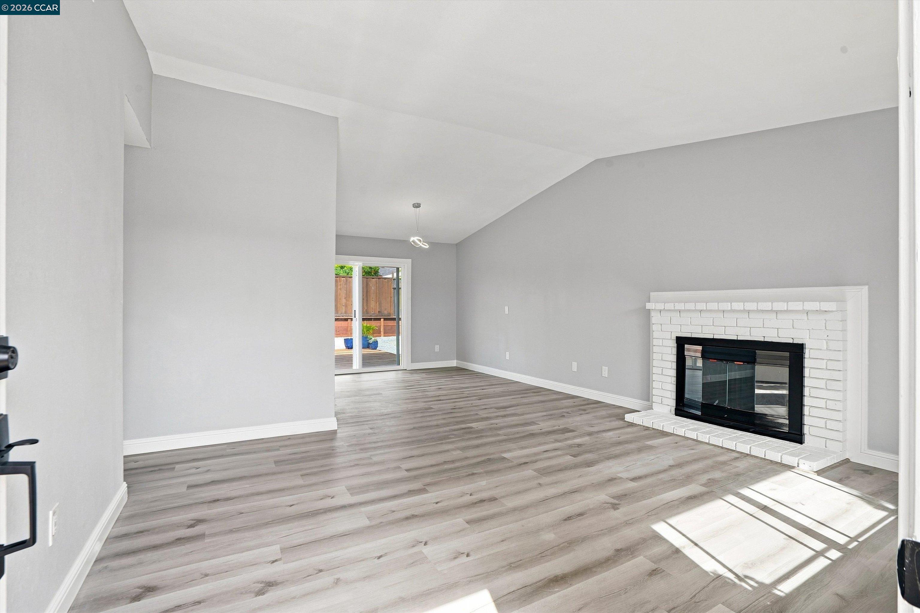 5029 Teakwood Dr