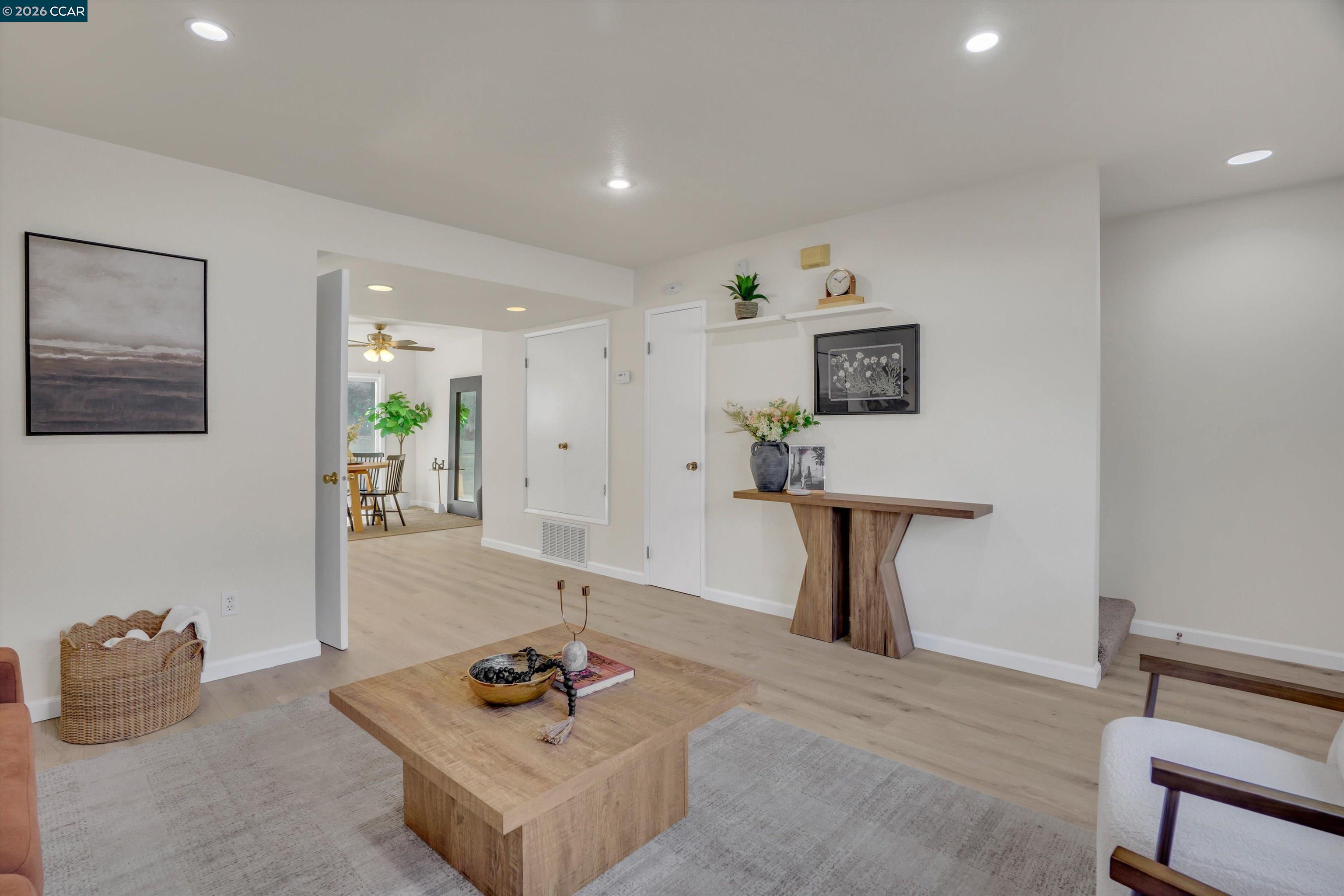 4344 Saint Charles Pl
