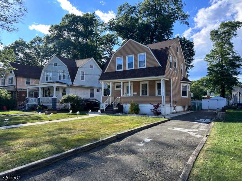 242 W 4Th Ave