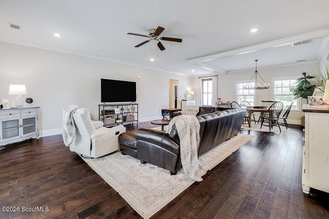 122 Belmont Circle