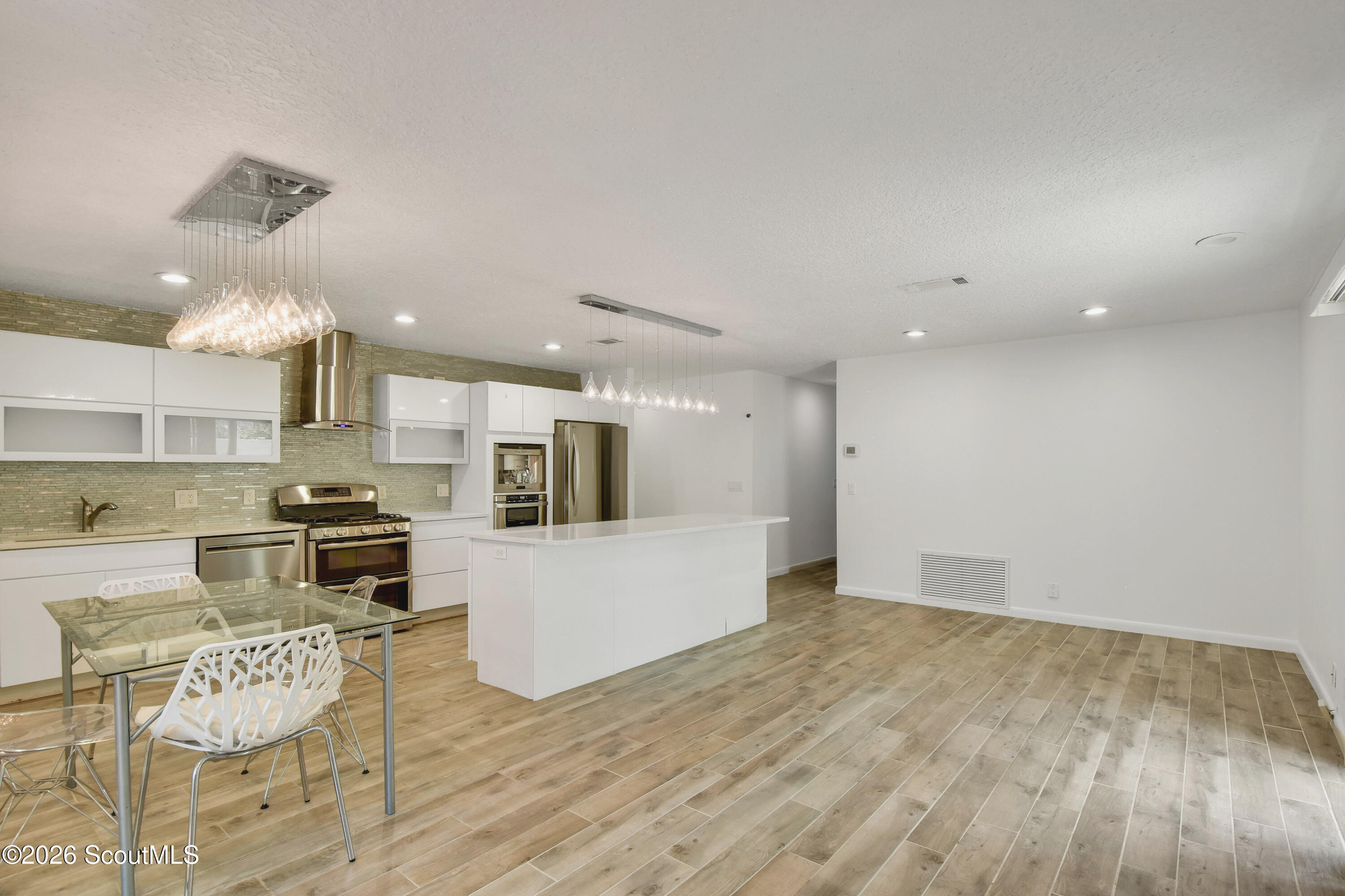207 Broadway Street, St. Simons Island